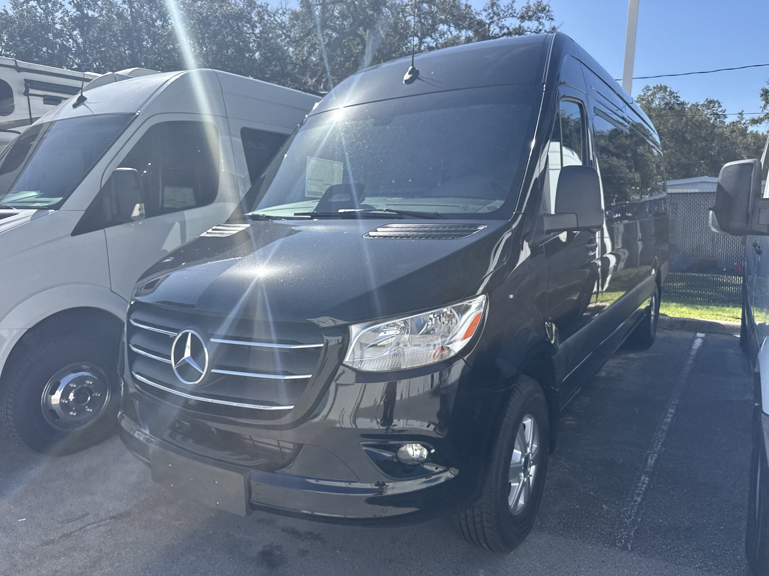 2025 Mercedes Benz Sprinter 2500 photo 4