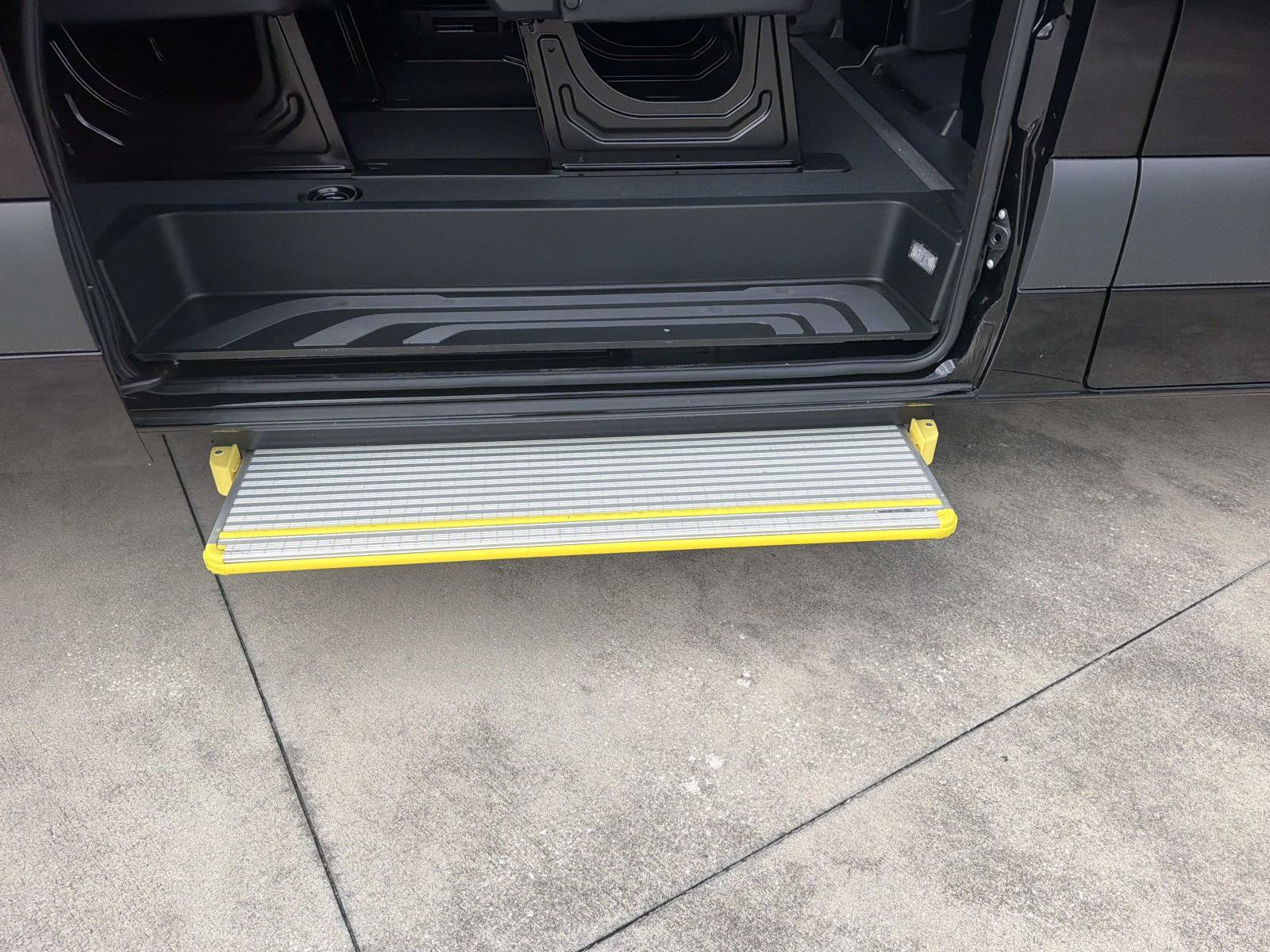 New 2026 Mercedes-Benz Sprinter 2500 High Roof 4-Cyl Diesel Van Passenger Van