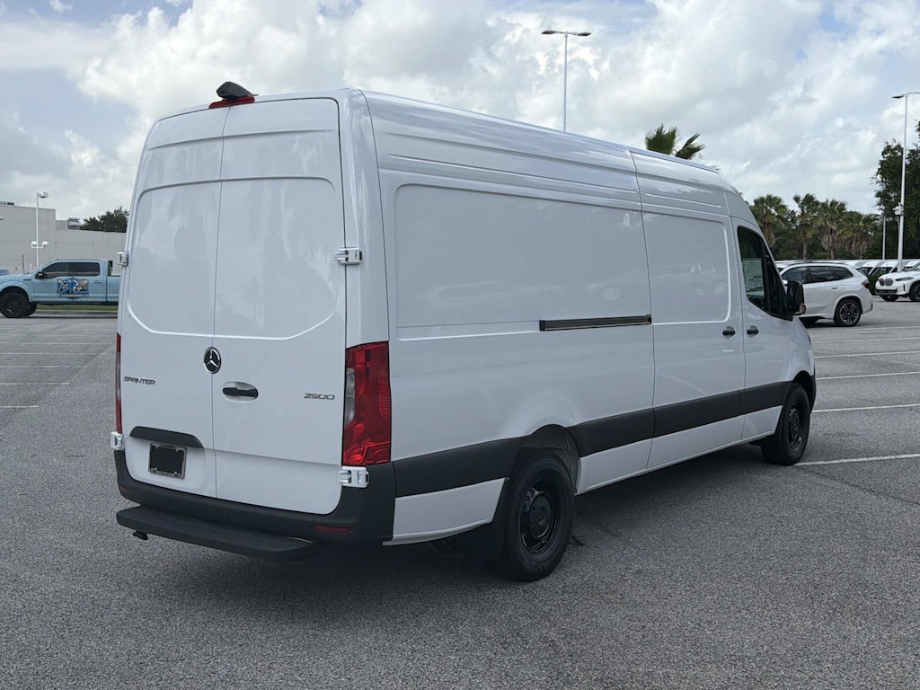 New 2026 Mercedes-Benz Sprinter 2500 High Roof 4-Cyl Diesel