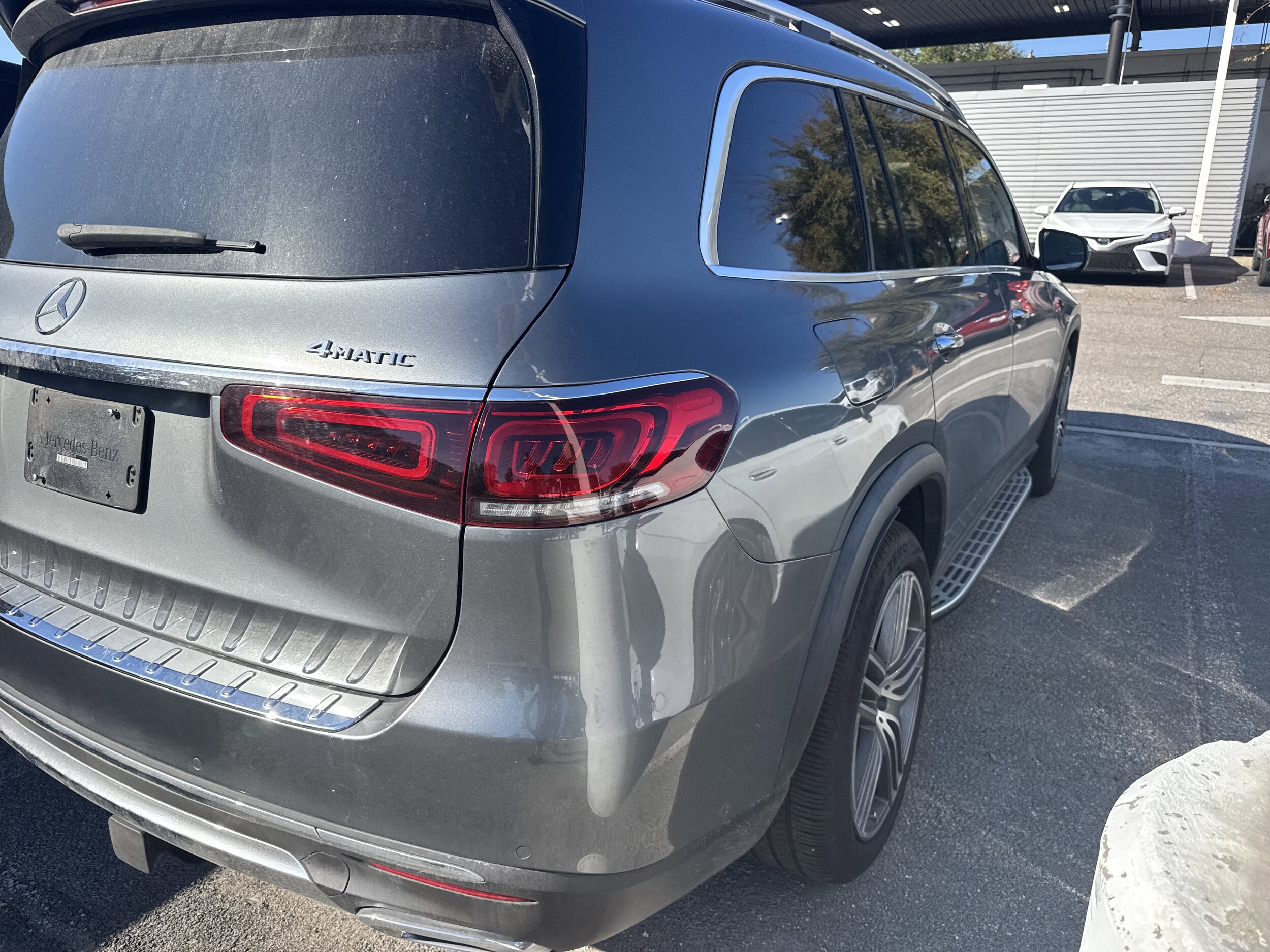 2022 Mercedes Benz GLS 450 4MATIC photo 2