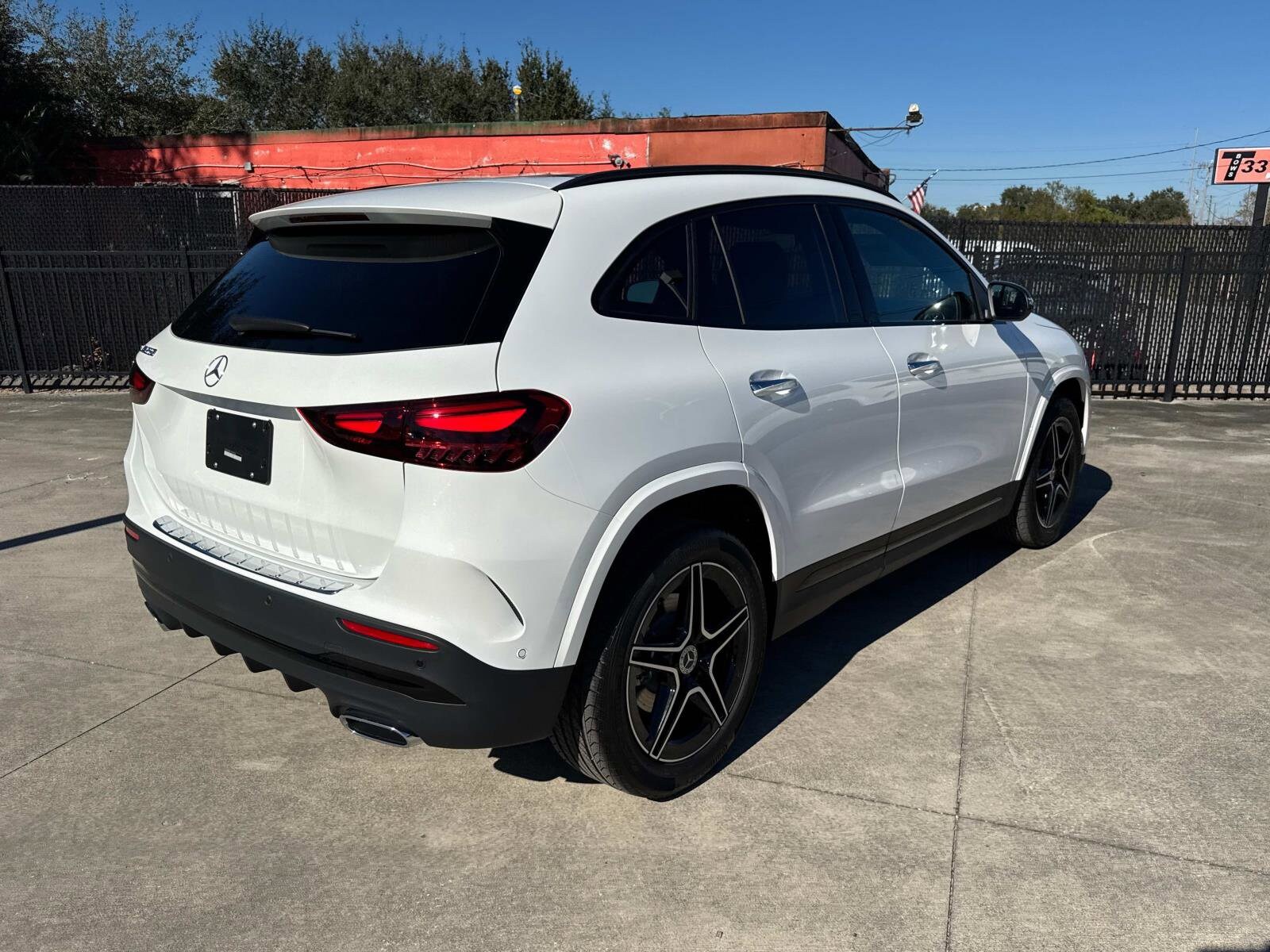 2025 Mercedes Benz GLA 250 photo 4