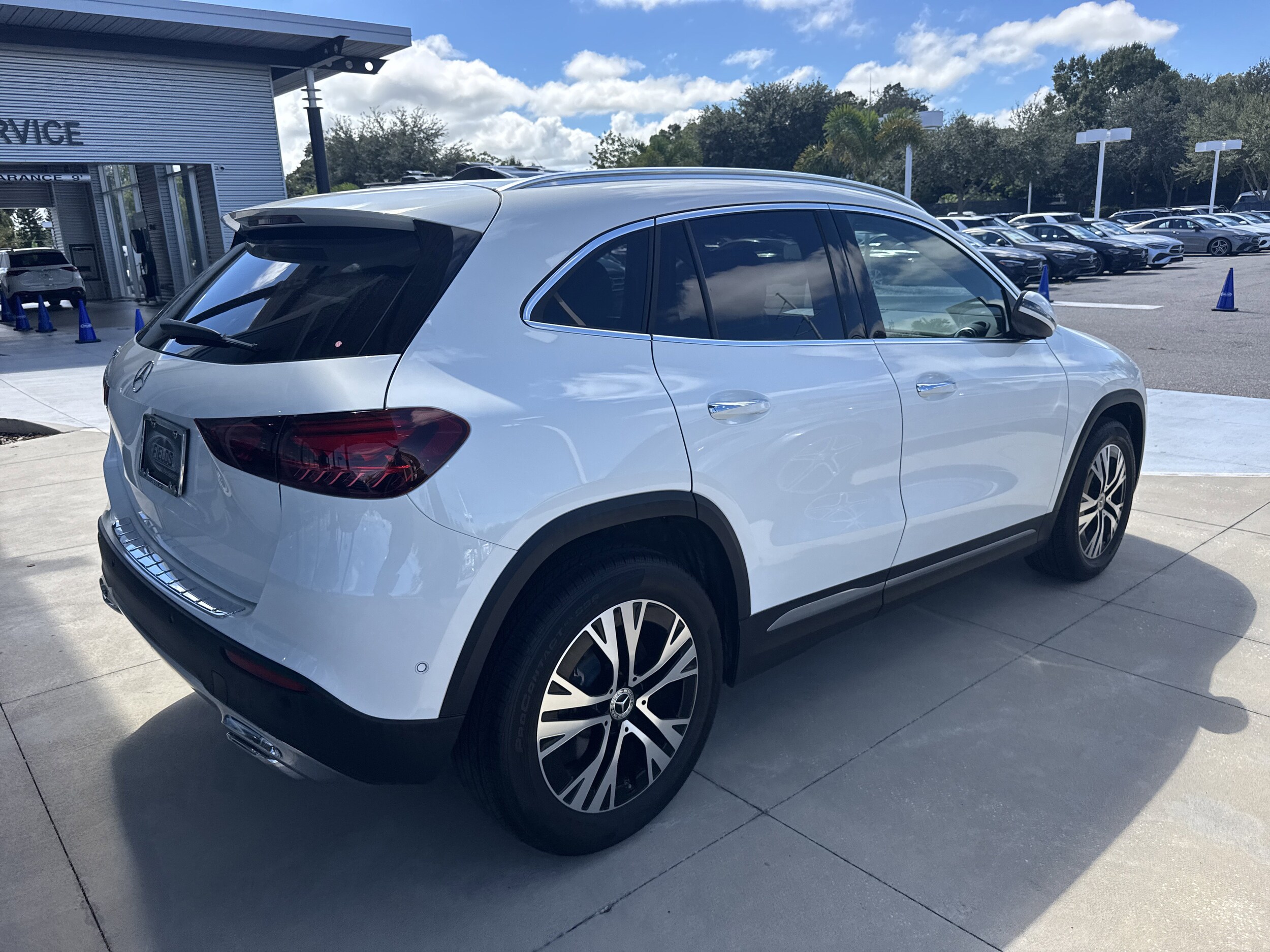 2025 Mercedes Benz GLA 250 photo 2