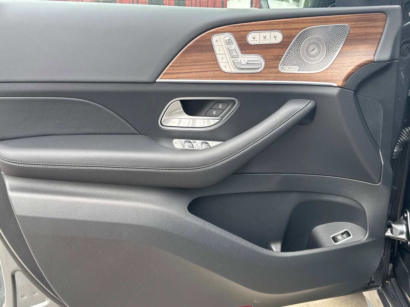 2025 Mercedes-Benz GLS Base - Photo 16