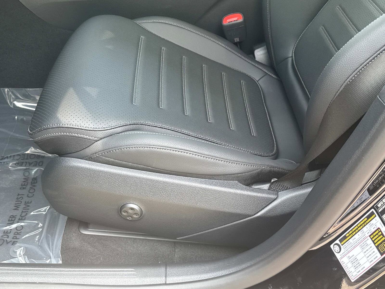 2025 Mercedes-Benz GLC Base - Photo 17