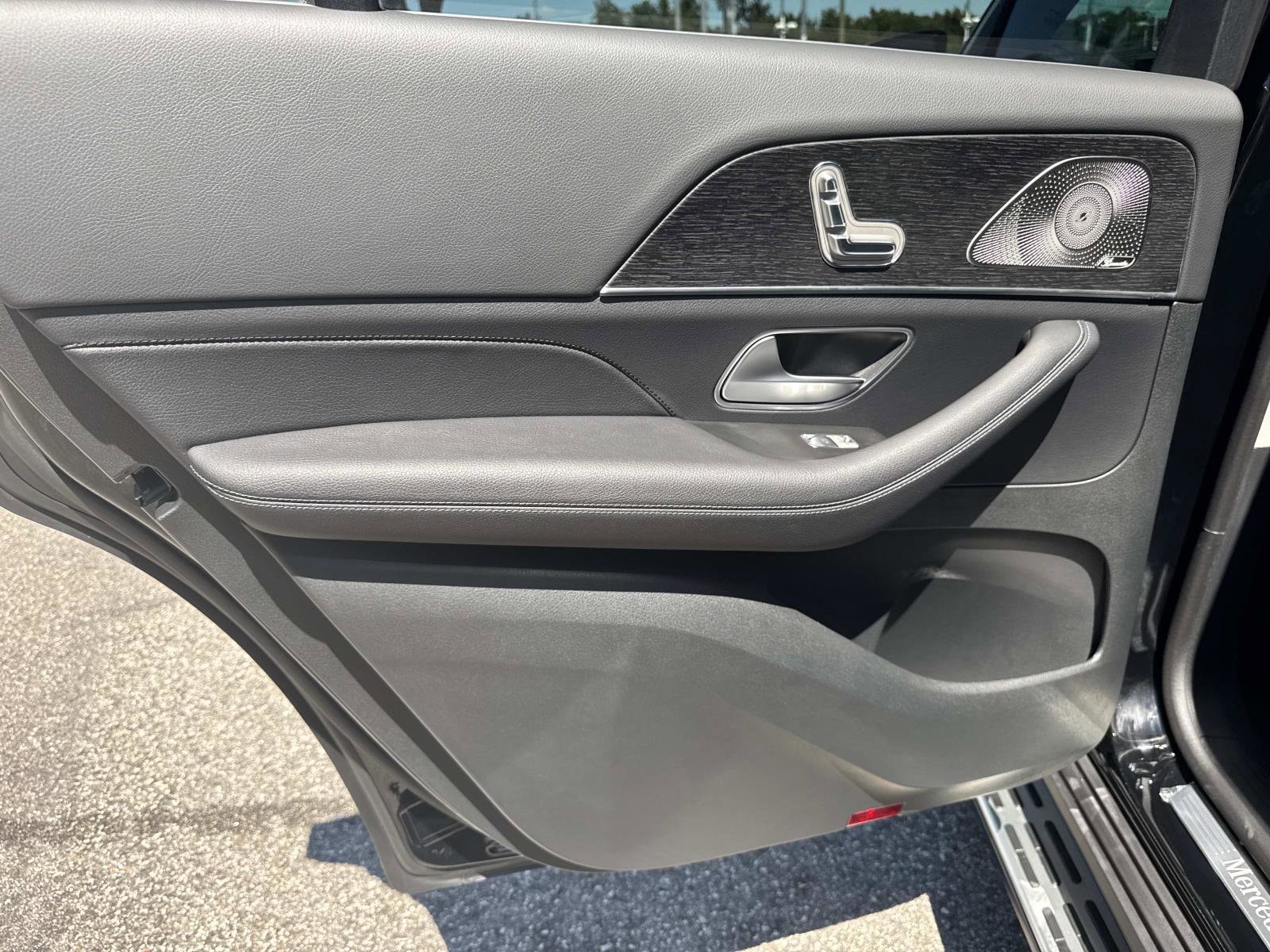 2026 Mercedes-Benz GLS Base - Photo 11