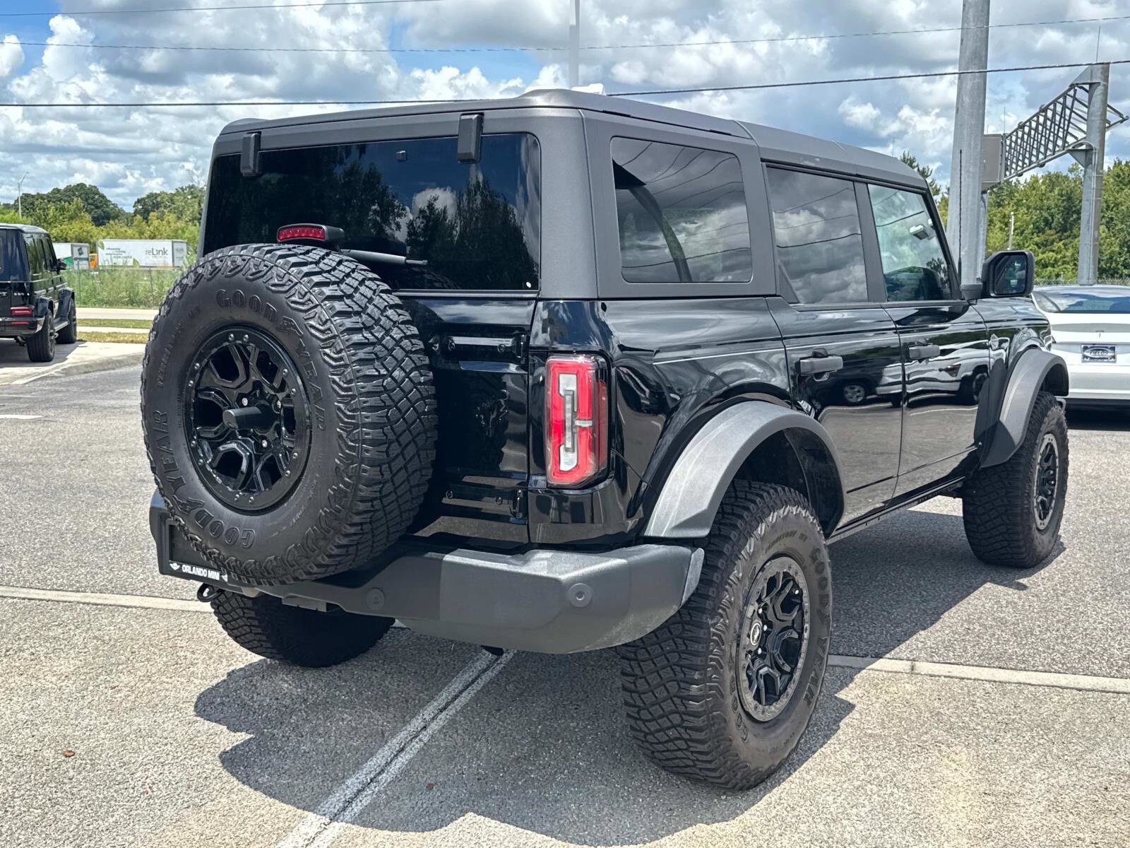 2024 Ford Bronco Wildtrak photo 2