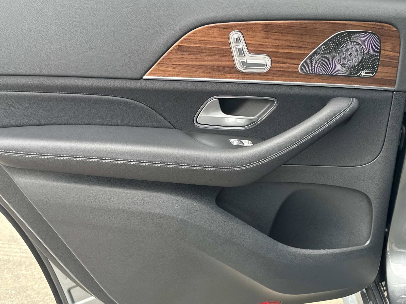 2025 Mercedes-Benz GLS Base - Photo 11