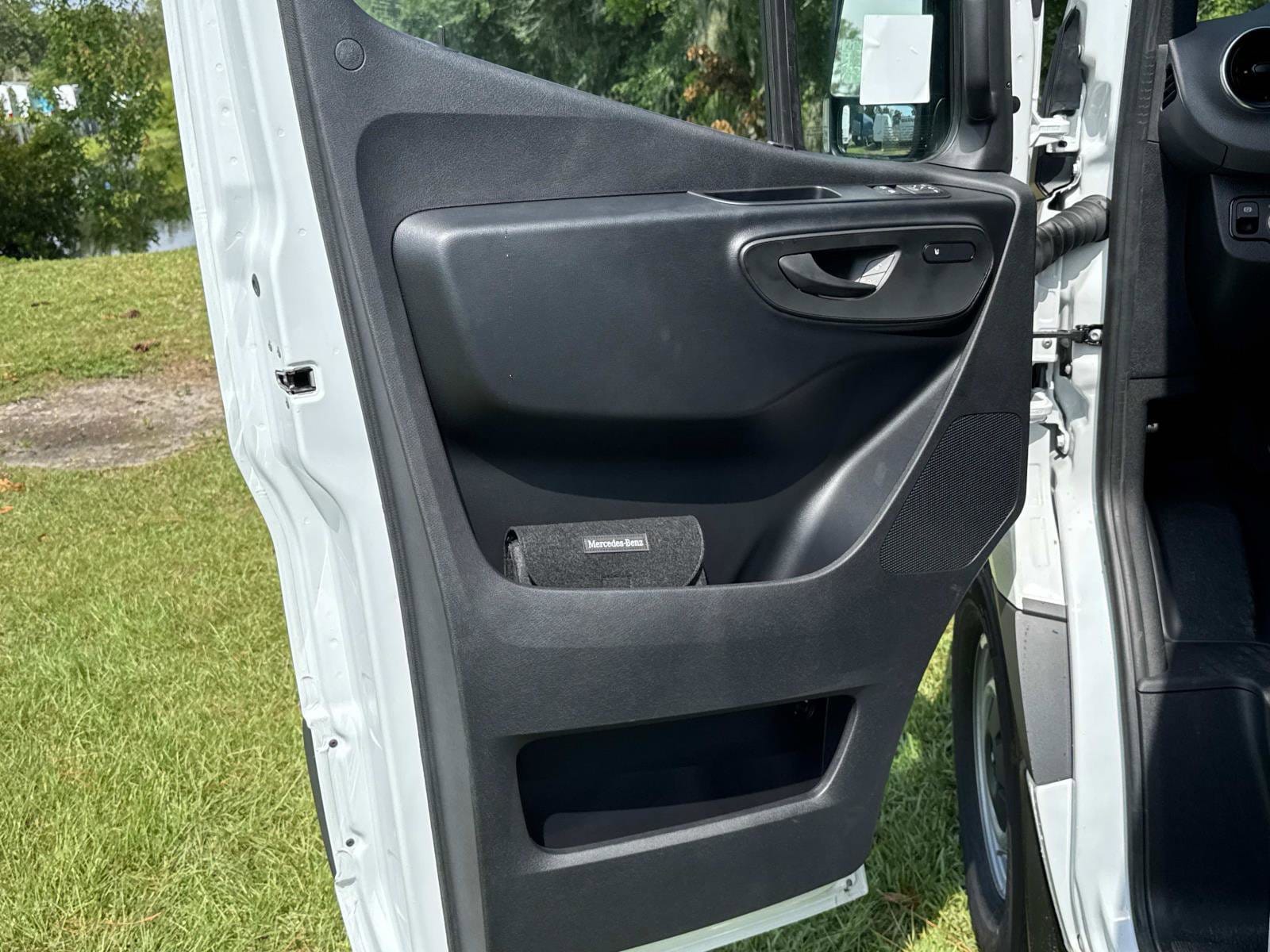 2025 Mercedes-Benz Sprinter Crew Van Base - Photo 10