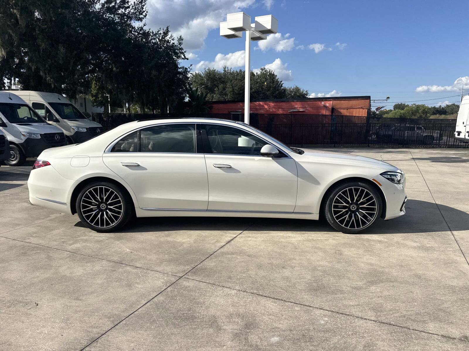 2023 Mercedes Benz S 500 4MATIC photo 2