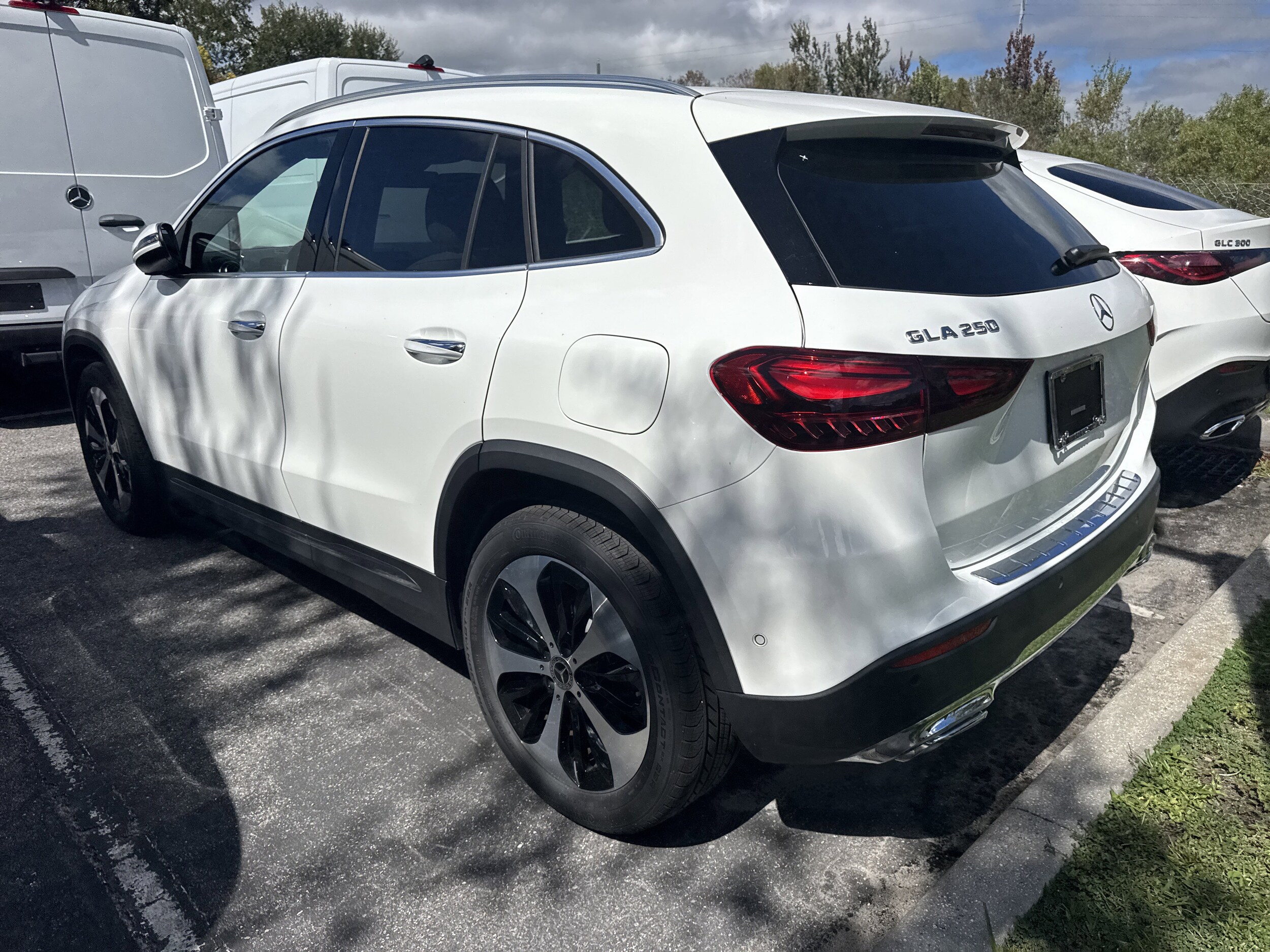 2025 Mercedes Benz GLA 250 photo 3