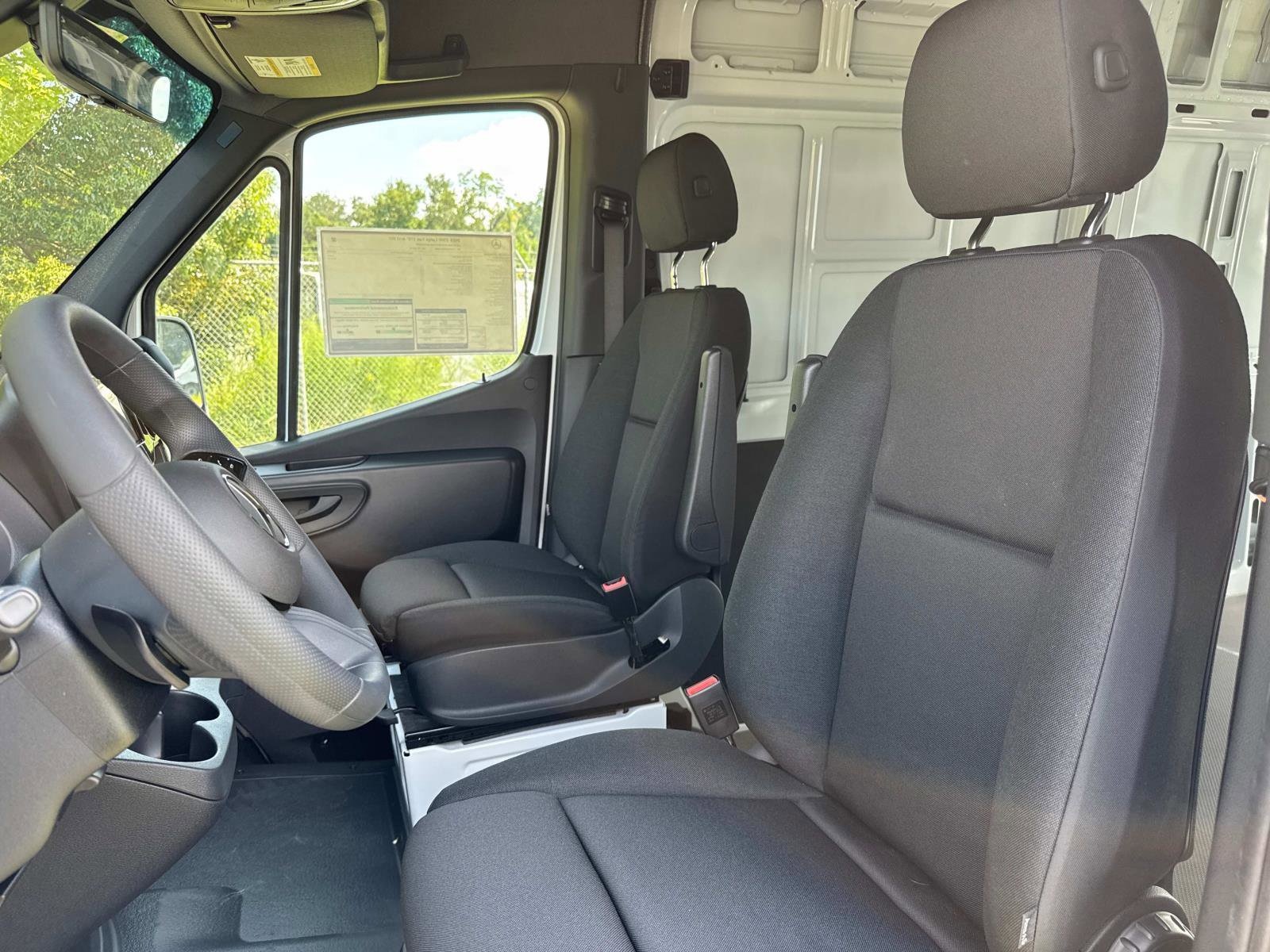 2025 Mercedes-Benz Sprinter Crew Van Base - Photo 14