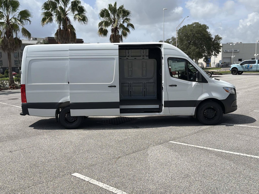 New 2026 Mercedes-Benz Sprinter 2500 High Roof 4-Cyl Diesel