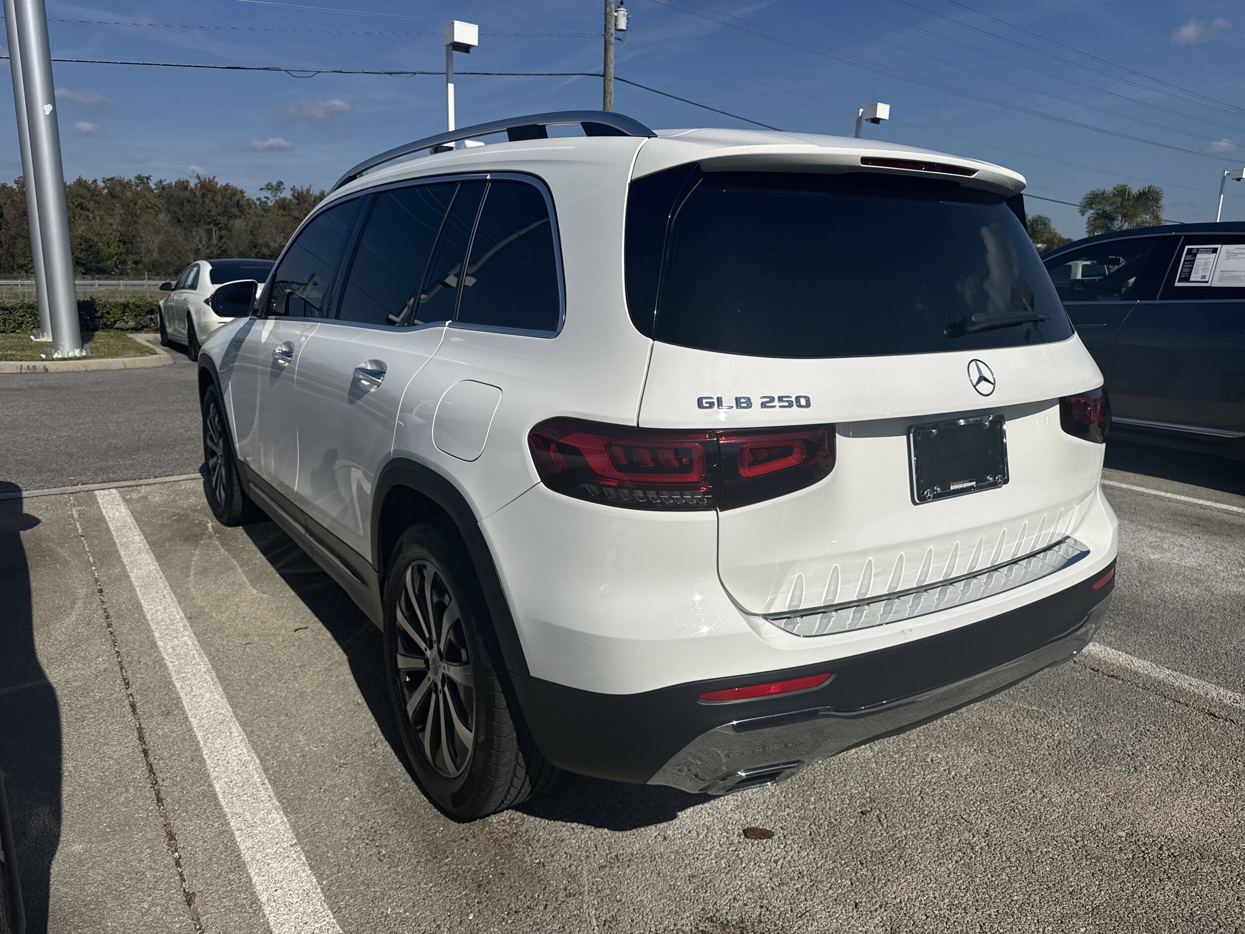 2022 Mercedes Benz GLB 250 photo 2