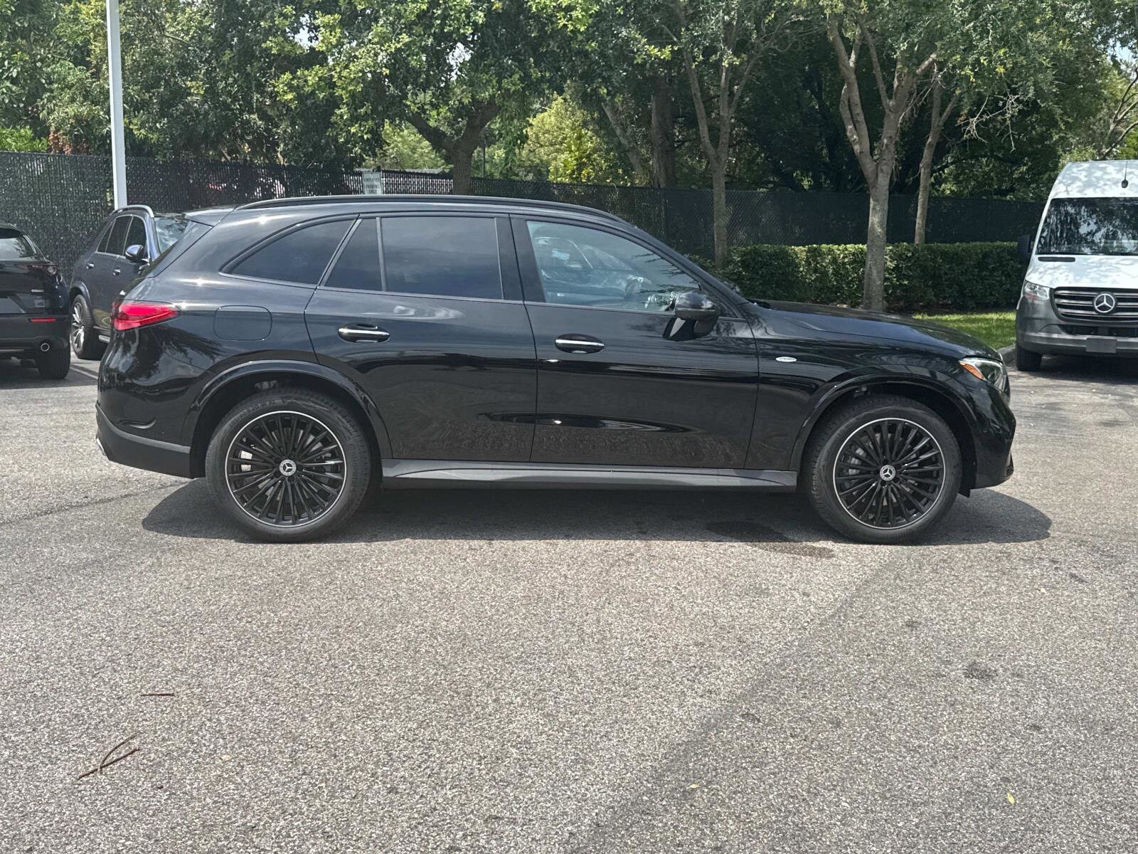 2025 Mercedes Benz GLC 350e 4MATIC photo 2