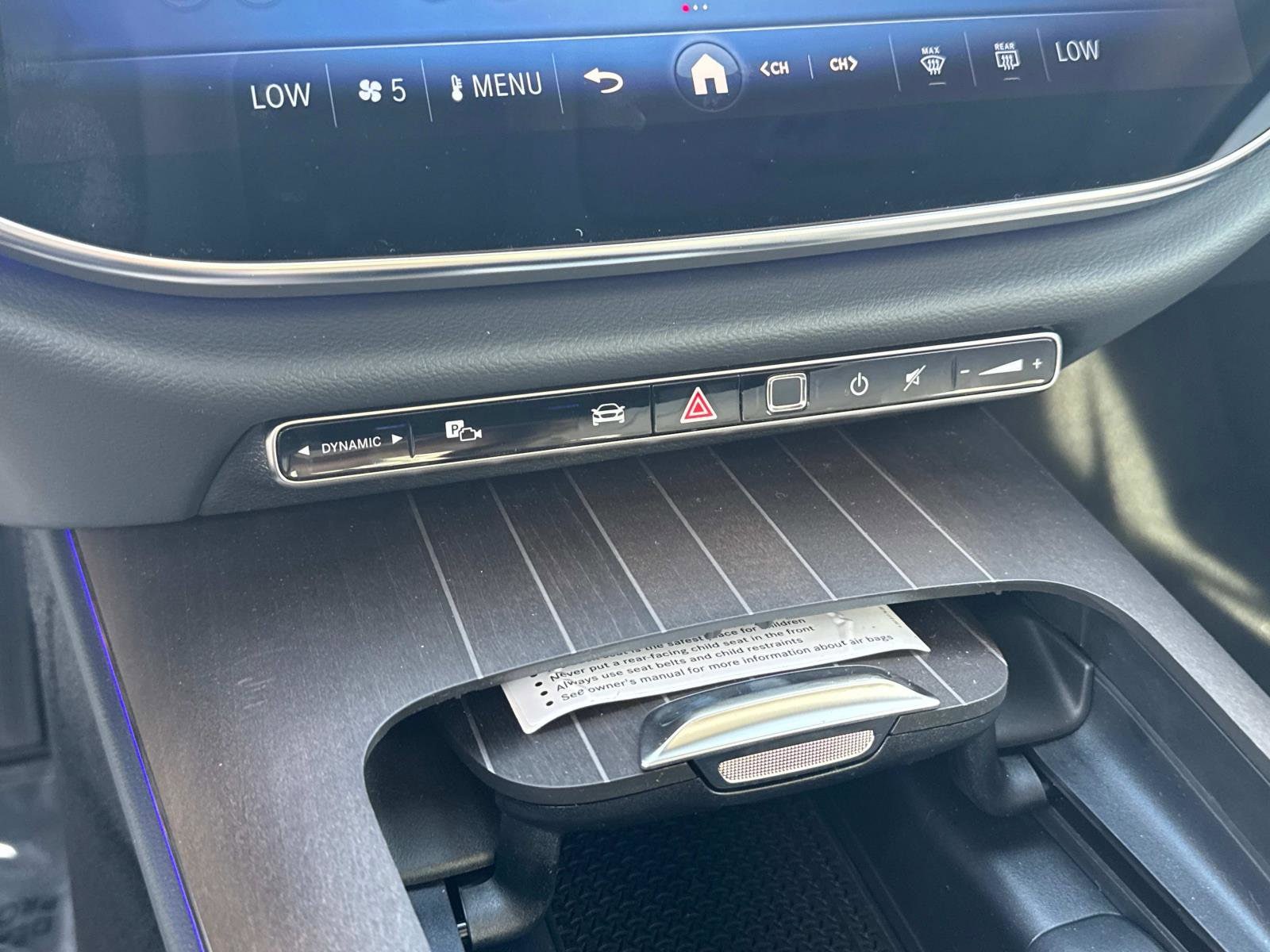 2025 Mercedes-Benz E-Class E350 - Photo 23
