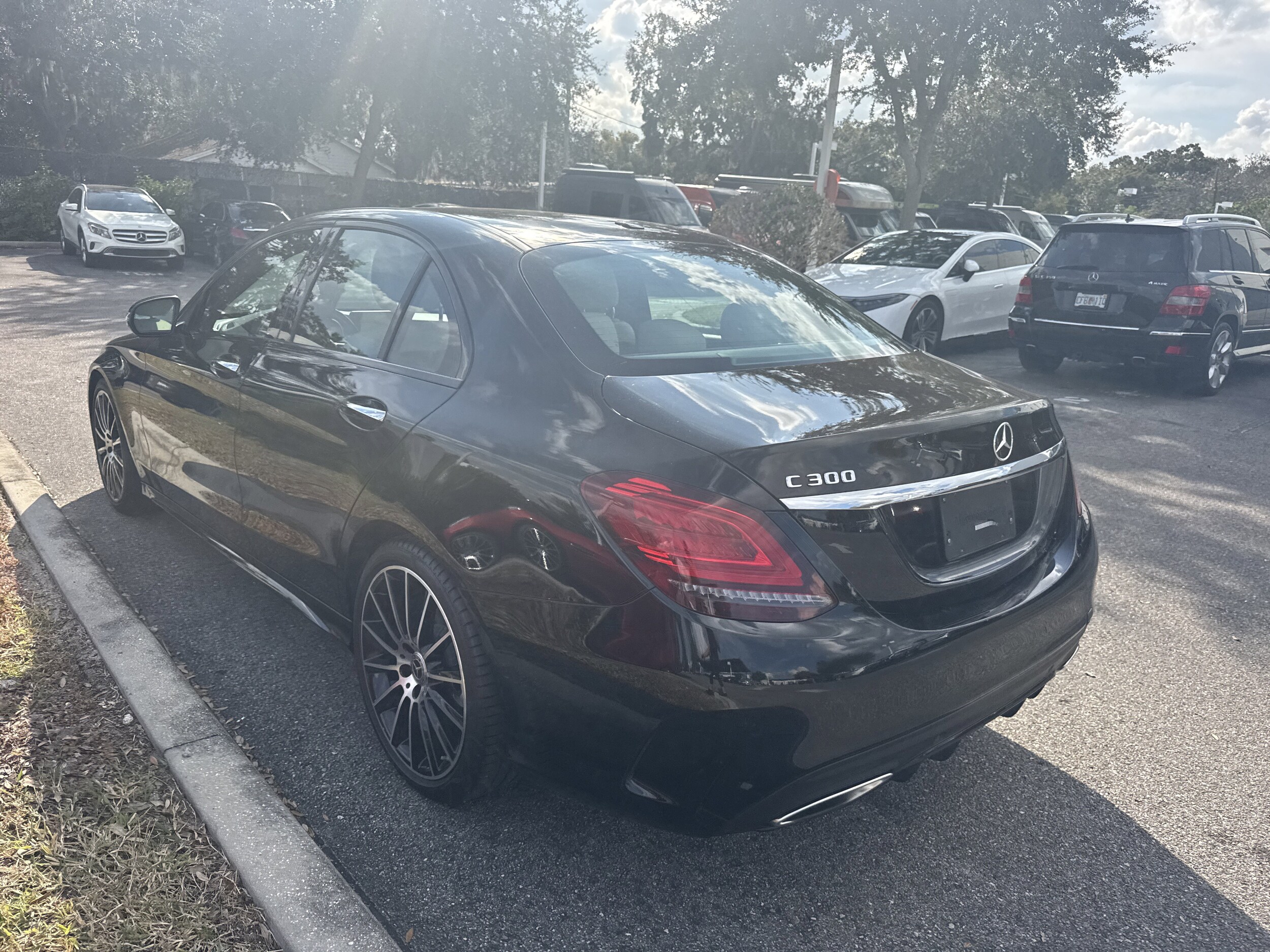 2019 Mercedes Benz C 300 photo 3