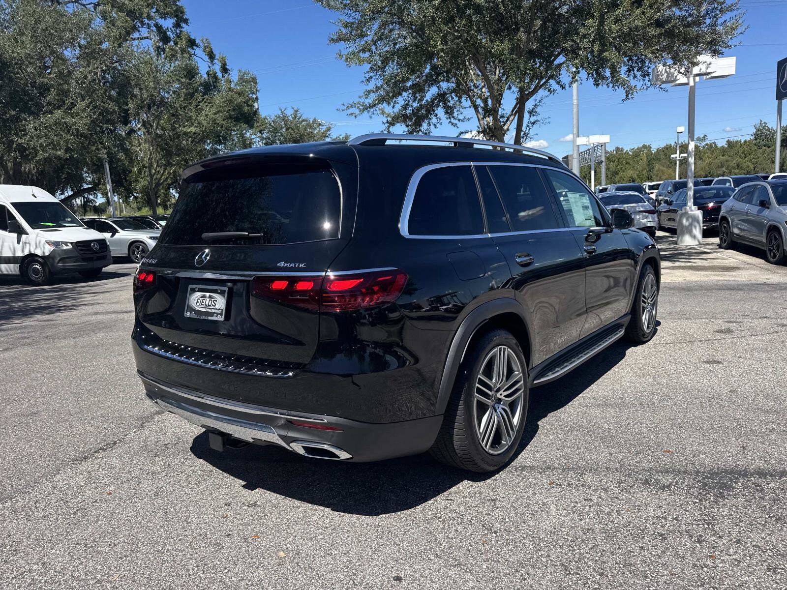 2026 Mercedes Benz GLS 450 4MATIC photo 2
