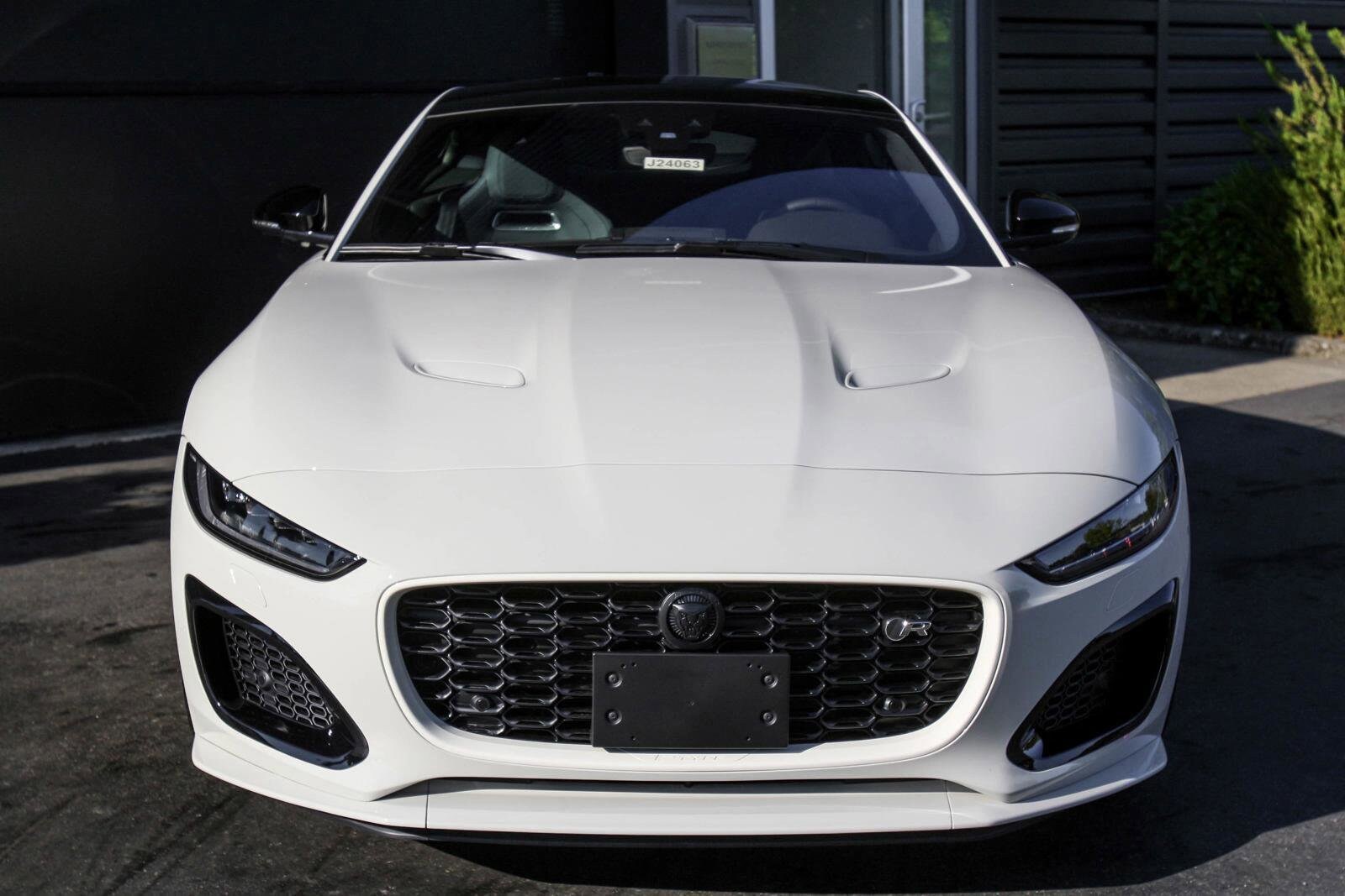 2024 Jaguar F-TYPE R75 photo 3