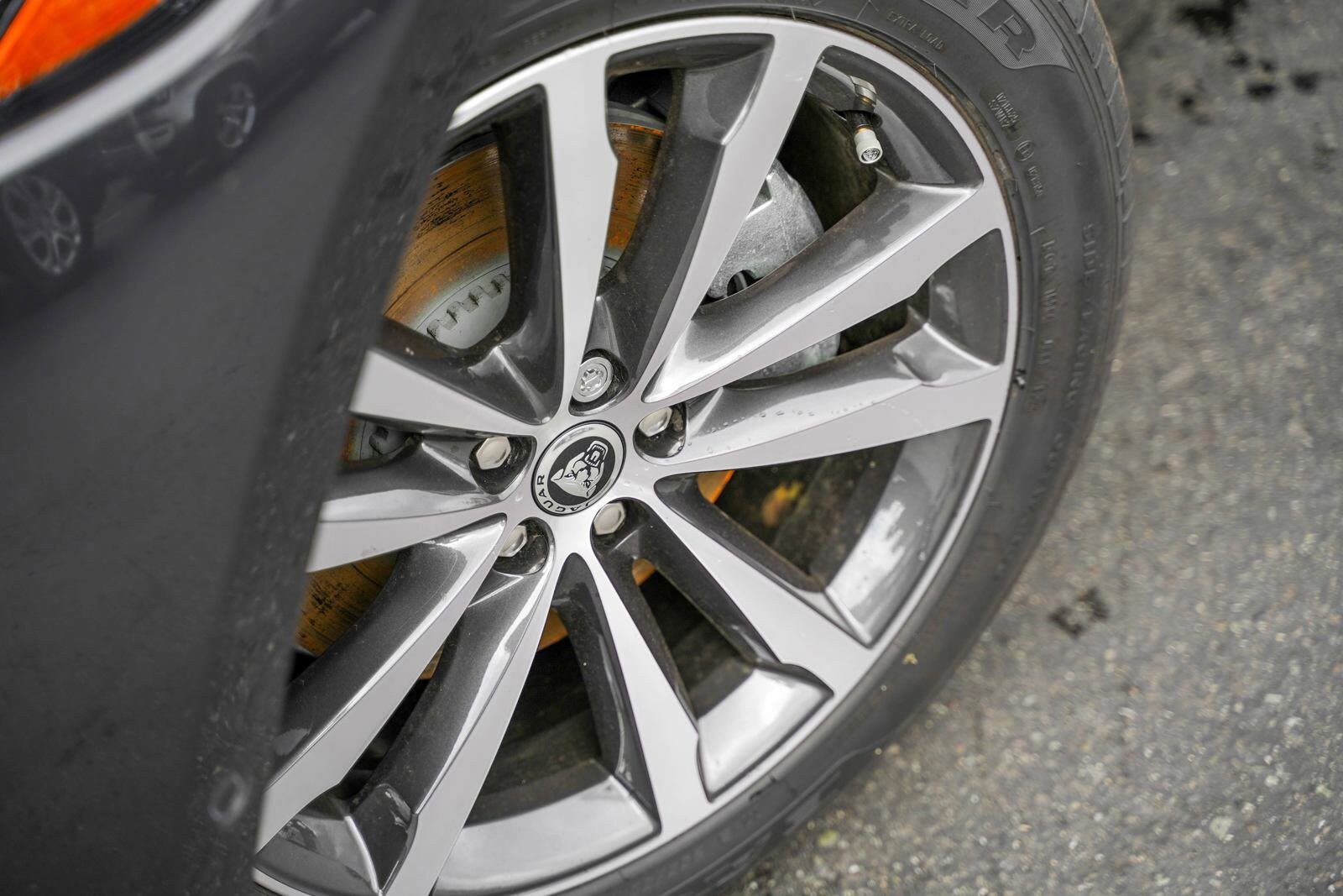 2025 Jaguar F-PACE P250 R-Dynamic S photo 3