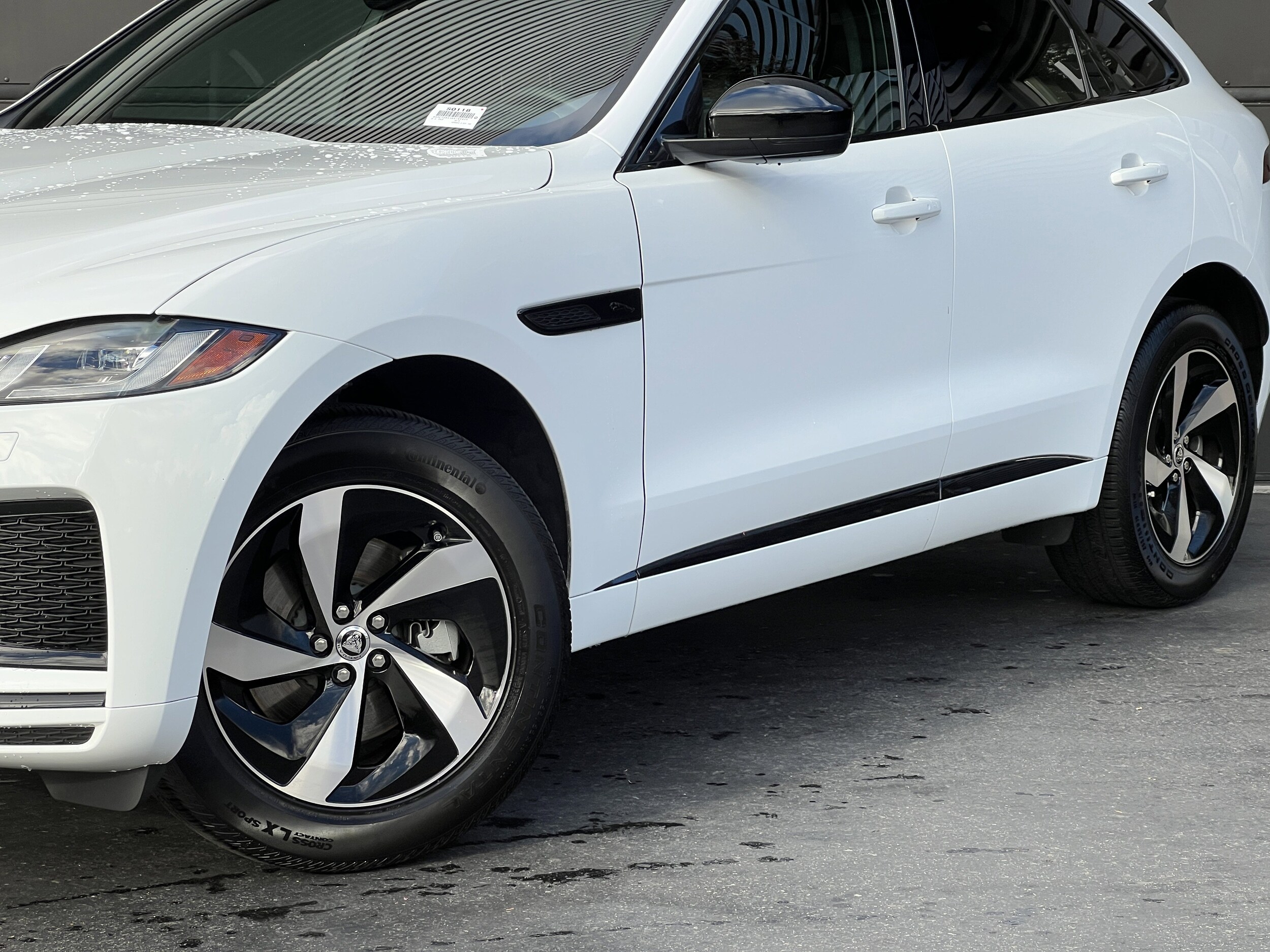 2025 Jaguar F-PACE P250 R-Dynamic S photo 2