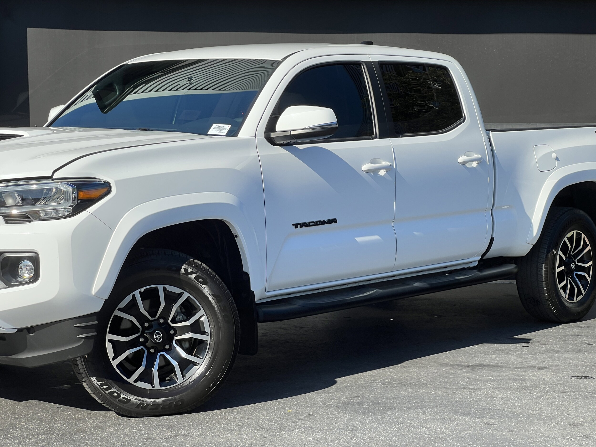 2023 Toyota Tacoma TRD Sport V6 photo 2