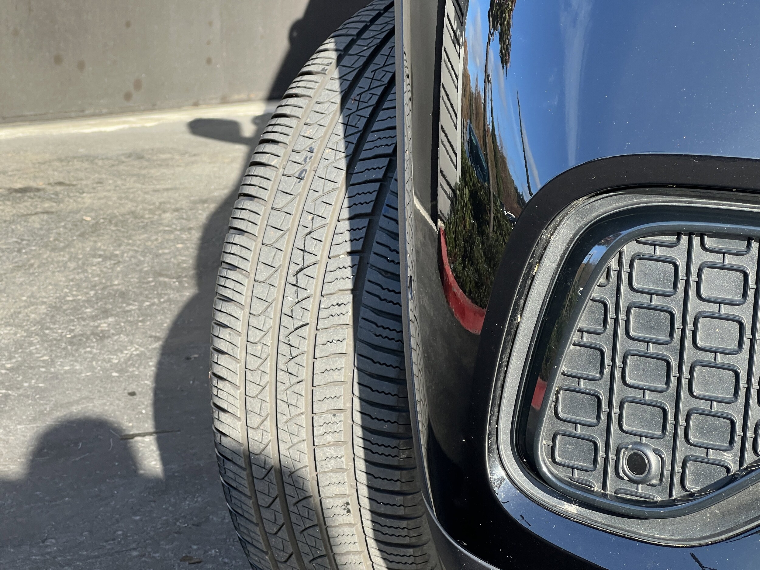 2025 Mercedes Benz GLS 450 4MATIC photo 3