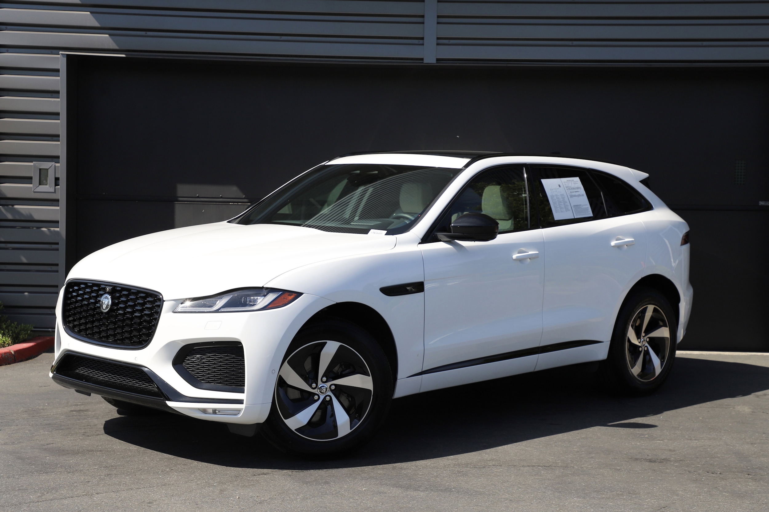 2026 Jaguar F-PACE P250 R-Dynamic S's photo