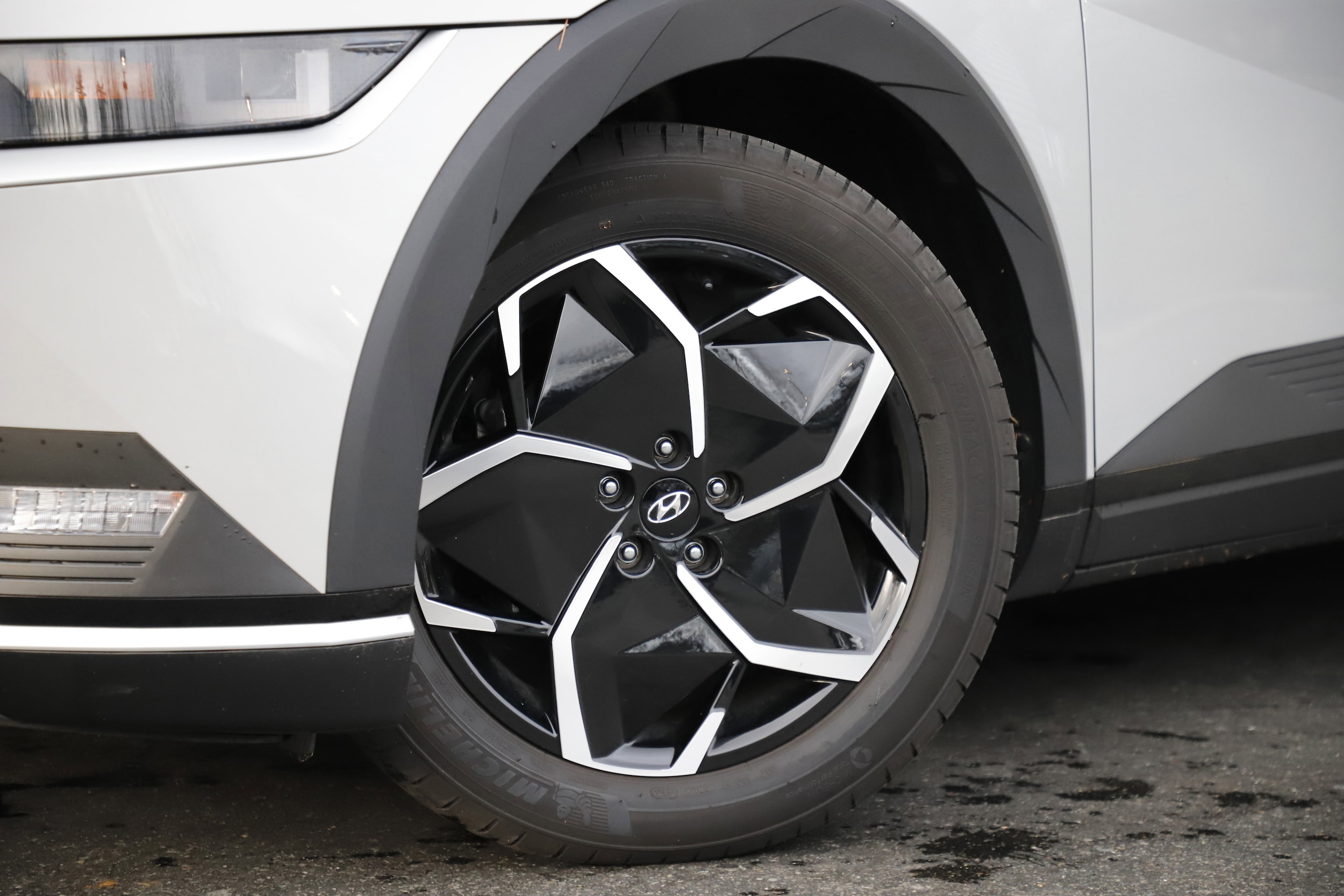 Used 2024 Hyundai IONIQ 5 SEL with VIN KM8KNDDF4RU300514 for sale in Bellevue, WA