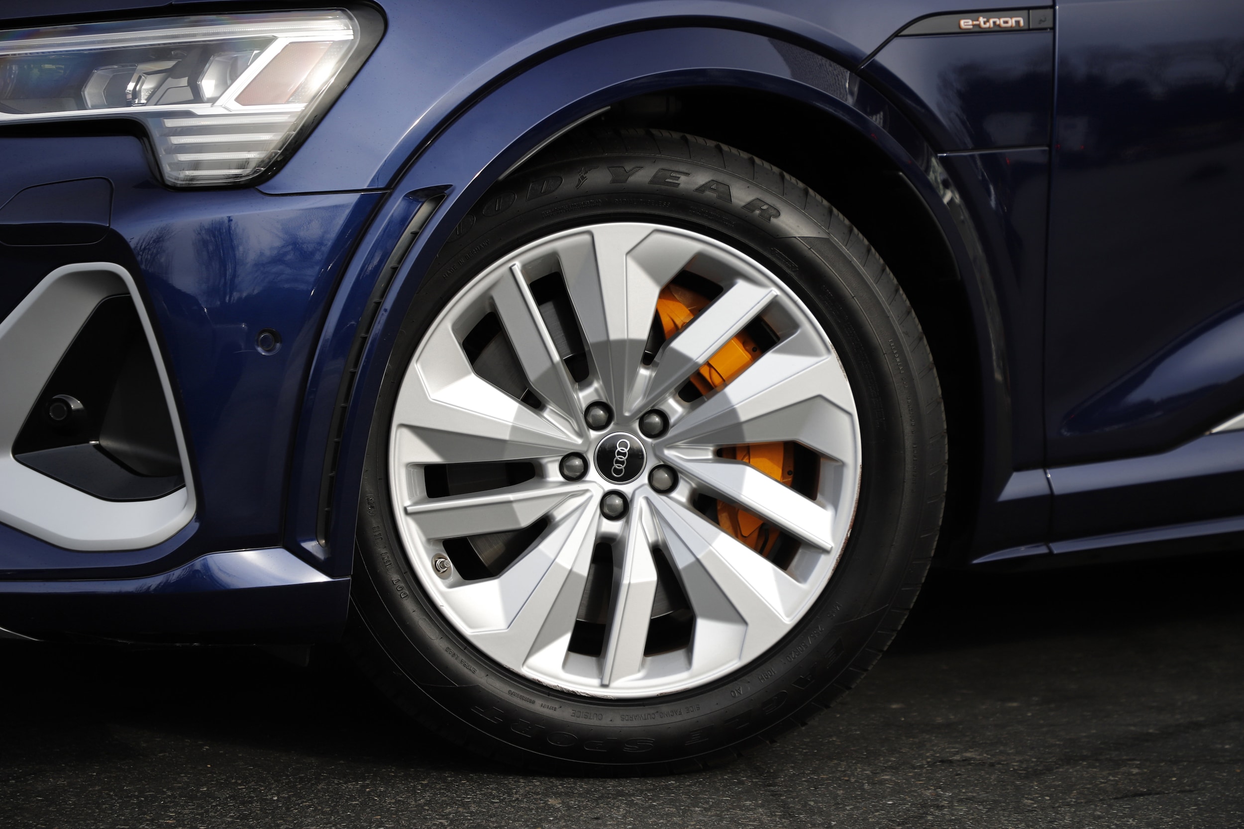 Used 2022 Audi e-tron S Sportback Prestige with VIN WA13CBGE0NB025293 for sale in Bellevue, WA