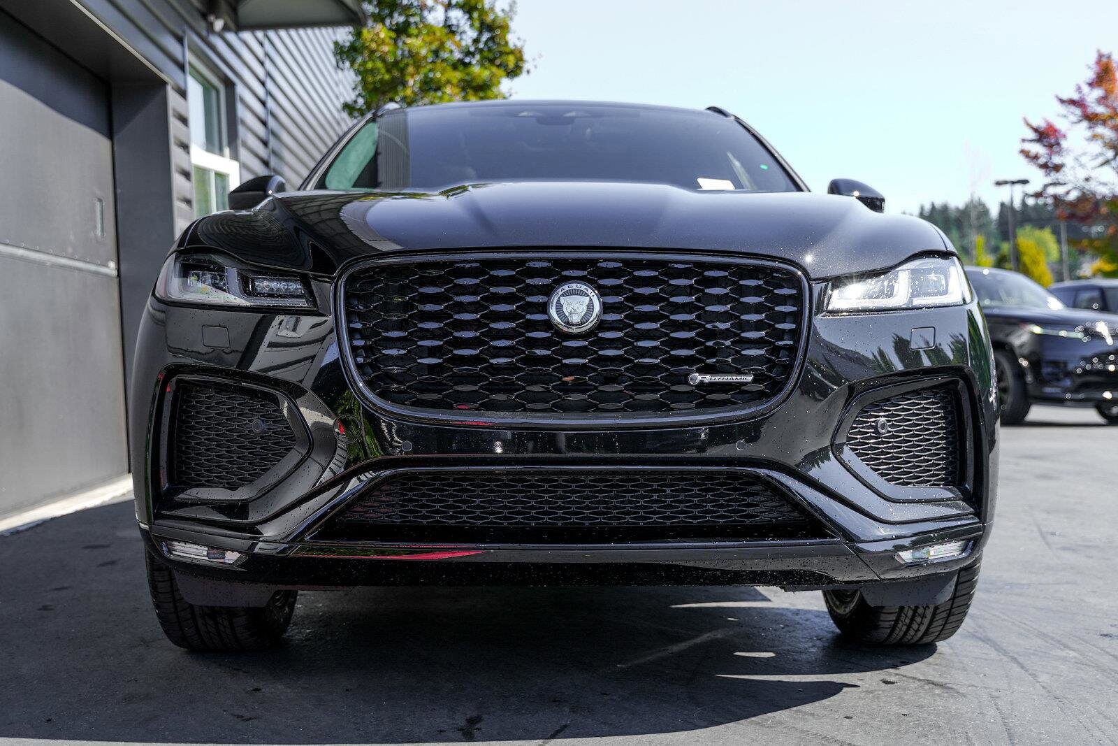 2025 Jaguar F-PACE P250 R-Dynamic S photo 4
