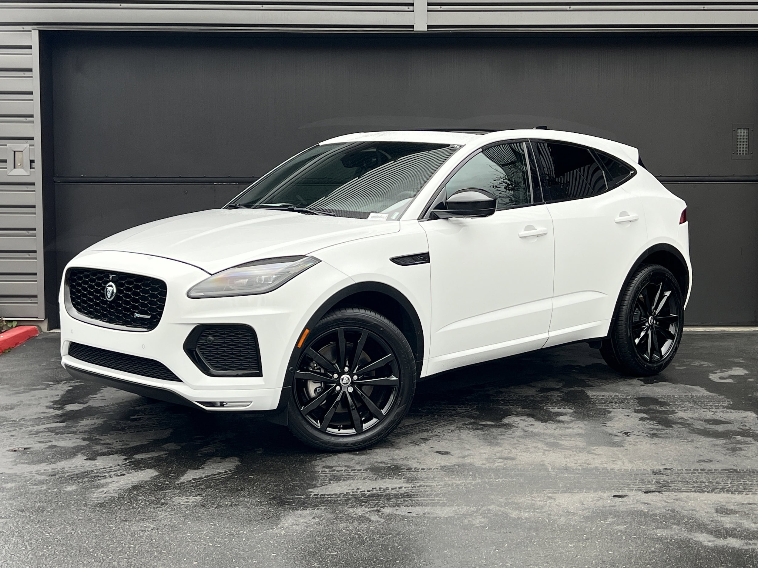 2024 Jaguar E-Pace R-DYNAMIC SE