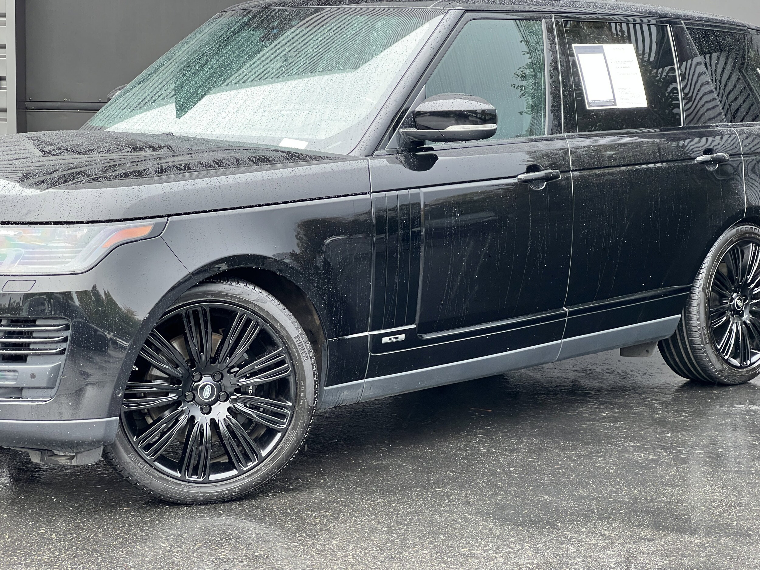 2021 Land Rover Range Rover P525 HSE HSE Westminster Edition photo 2