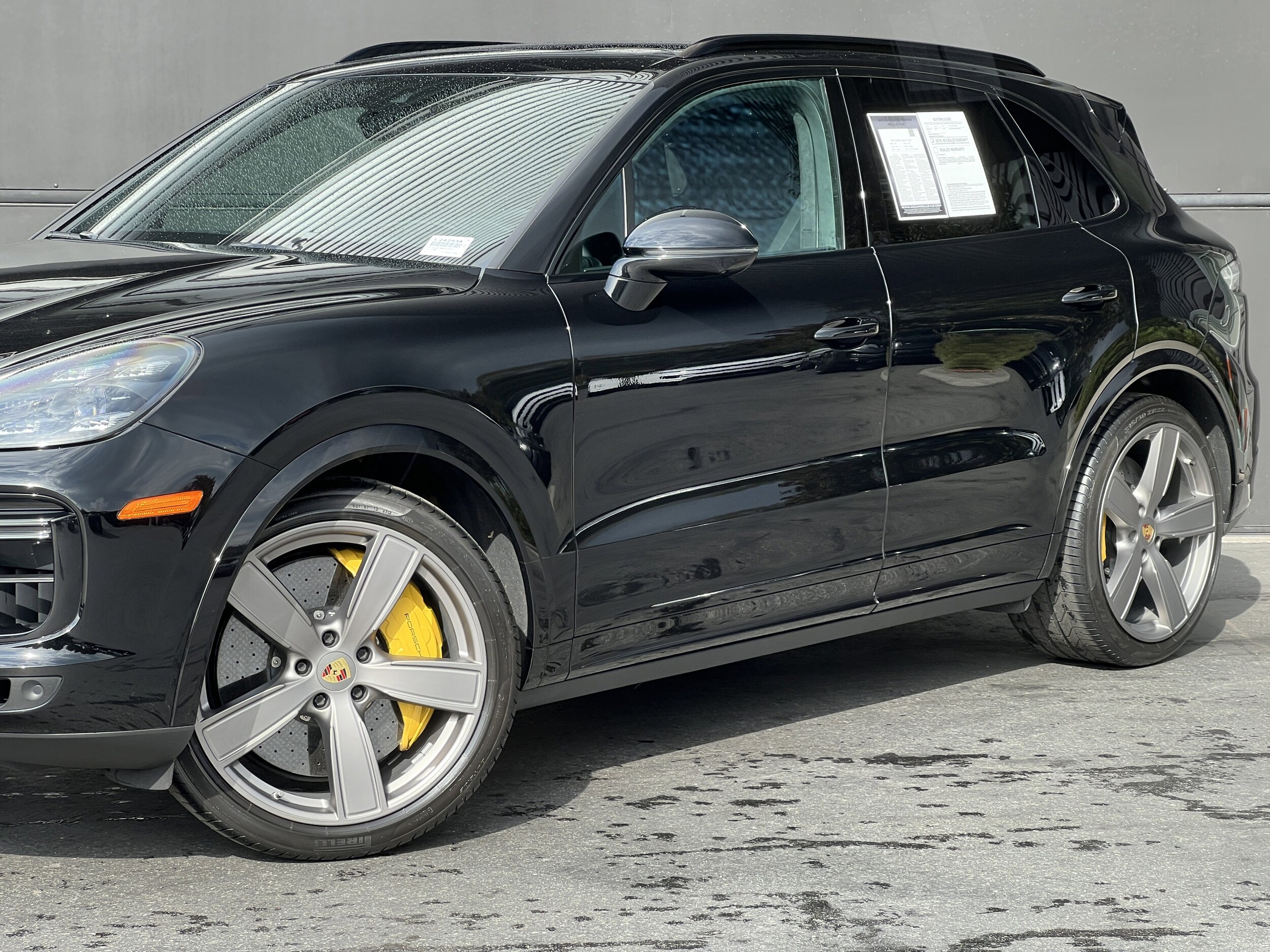 2021 Porsche Cayenne Turbo photo 2