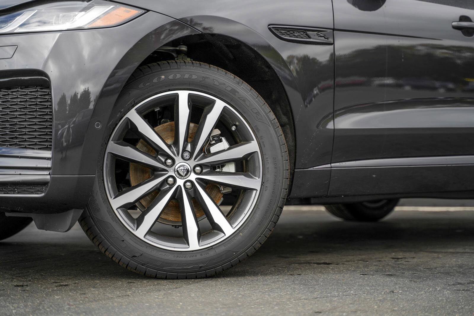 2025 Jaguar F-PACE P250 R-Dynamic S photo 2