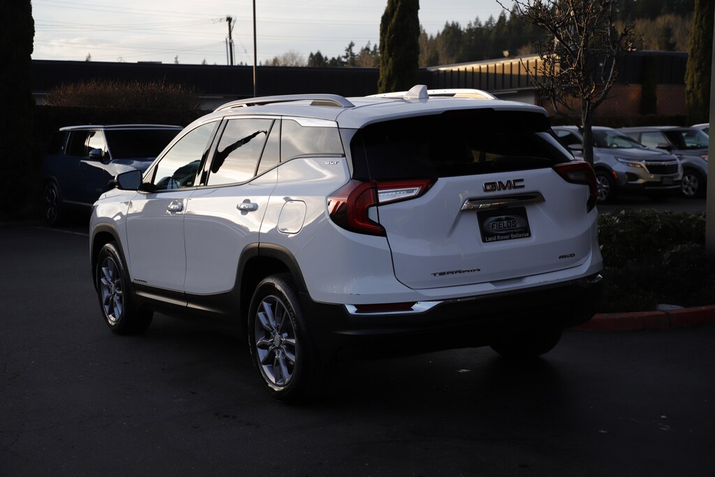 Used 2024 GMC Terrain SLT SUV
