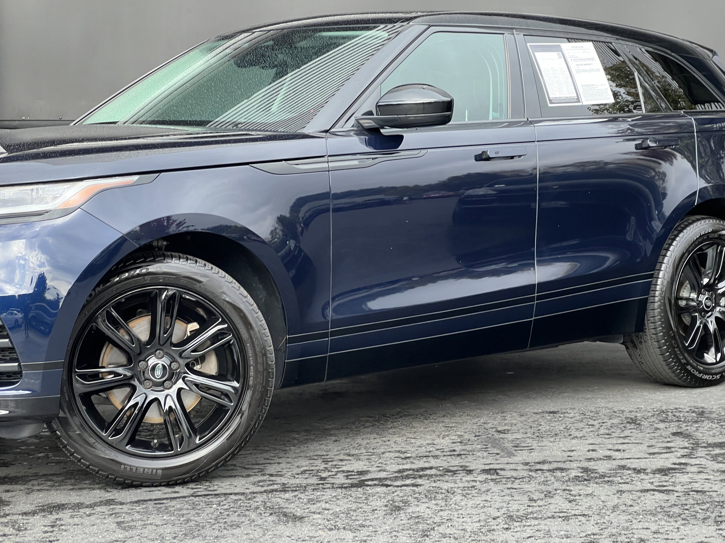 2022 Land Rover Range Rover Velar P250 R-Dynamic S photo 2