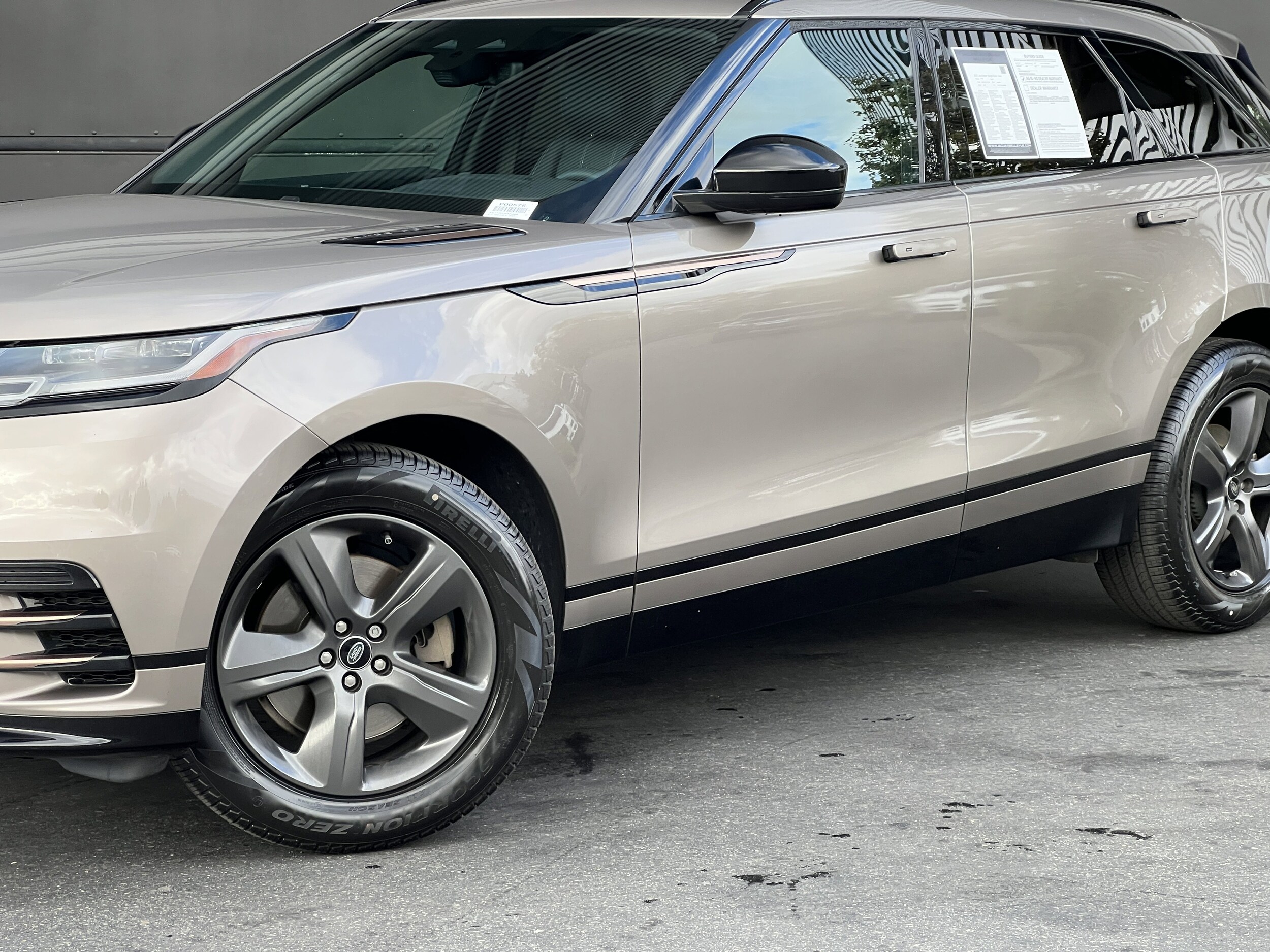 2023 Land Rover Range Rover Velar R-Dynamic S photo 2