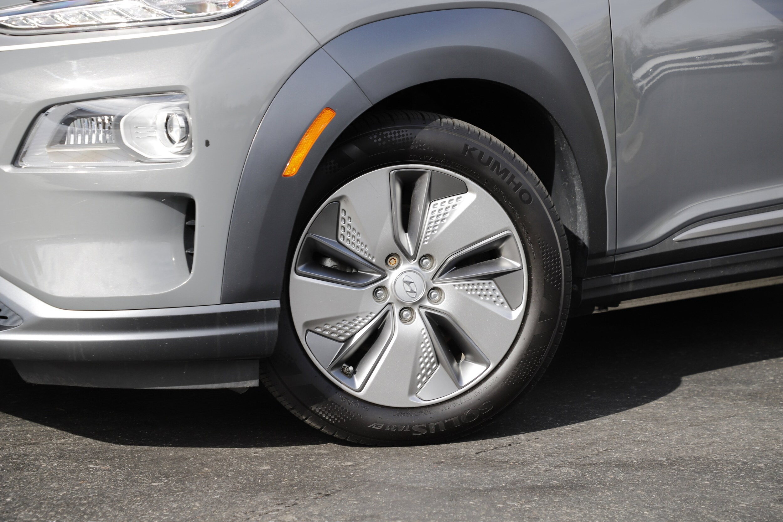 Used 2021 Hyundai Kona EV Limited with VIN KM8K33AG5MU125809 for sale in Bellevue, WA