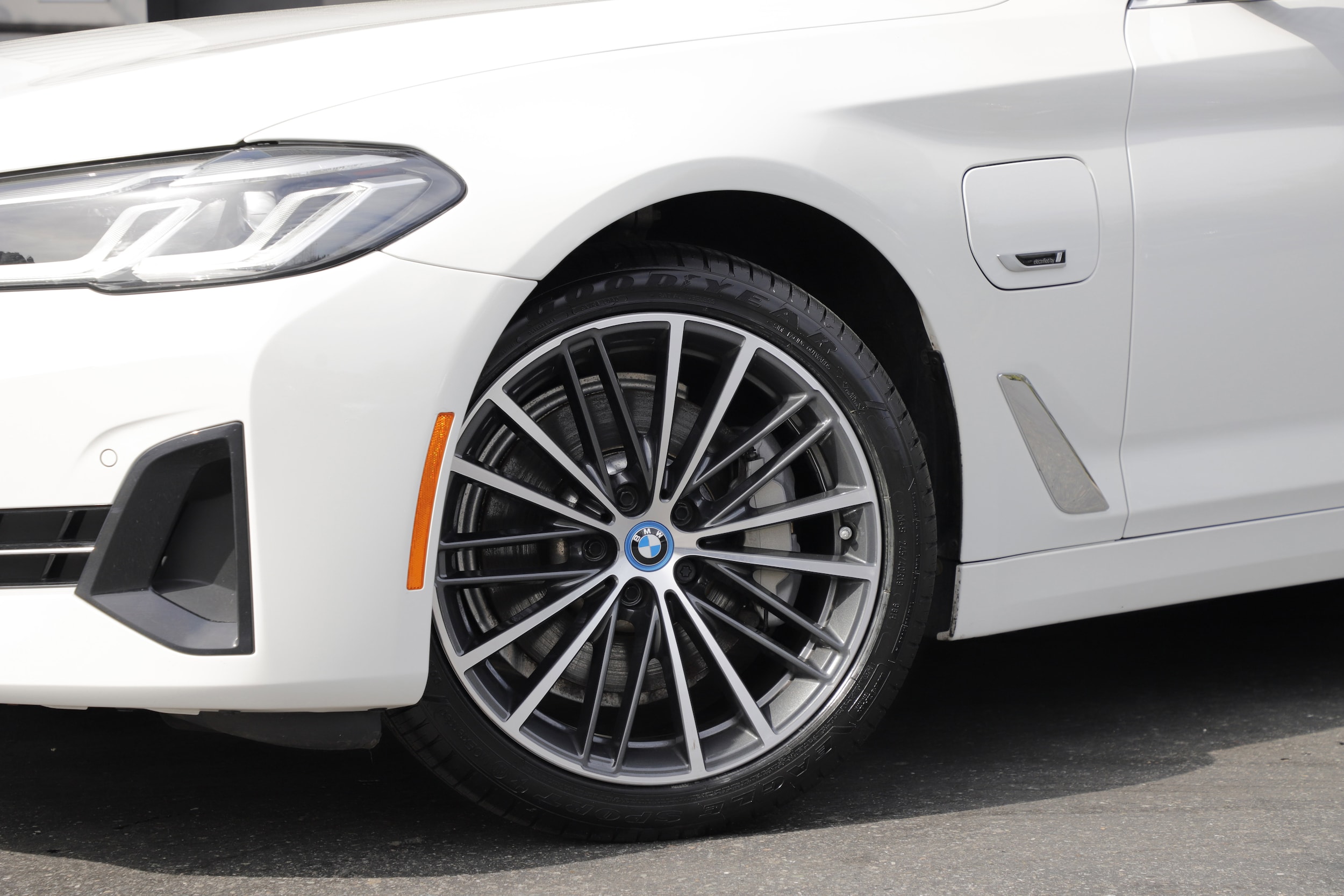 Used 2023 BMW 5 Series 530e with VIN WBA33AG06PCM48989 for sale in Bellevue, WA