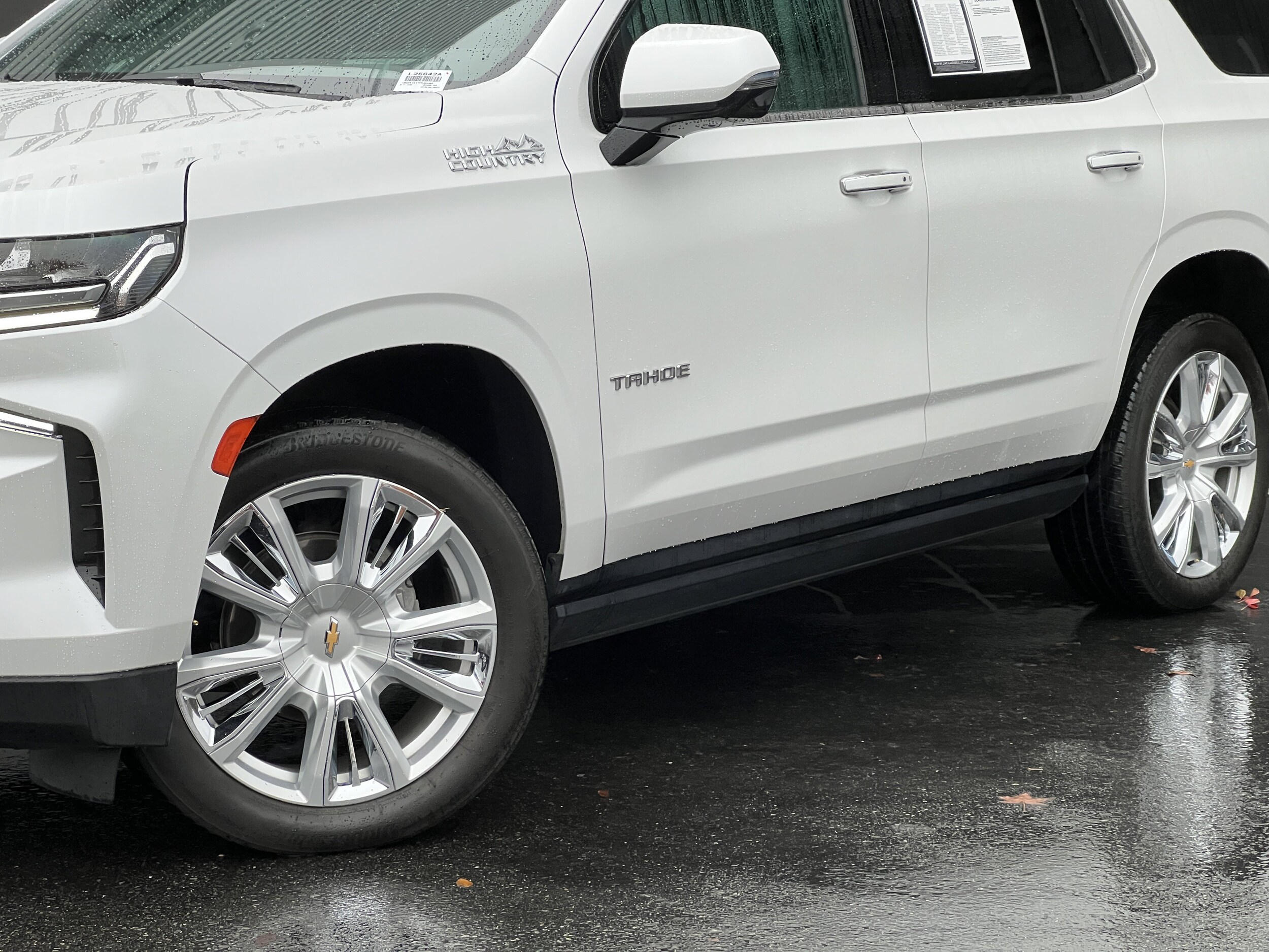 2023 Chevrolet Tahoe High Country photo 2