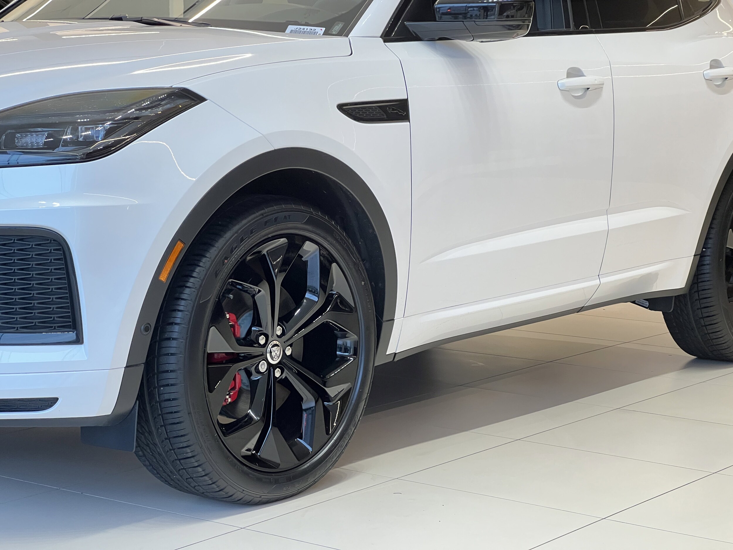 2024 Jaguar E-PACE R-Dynamic SE photo 2