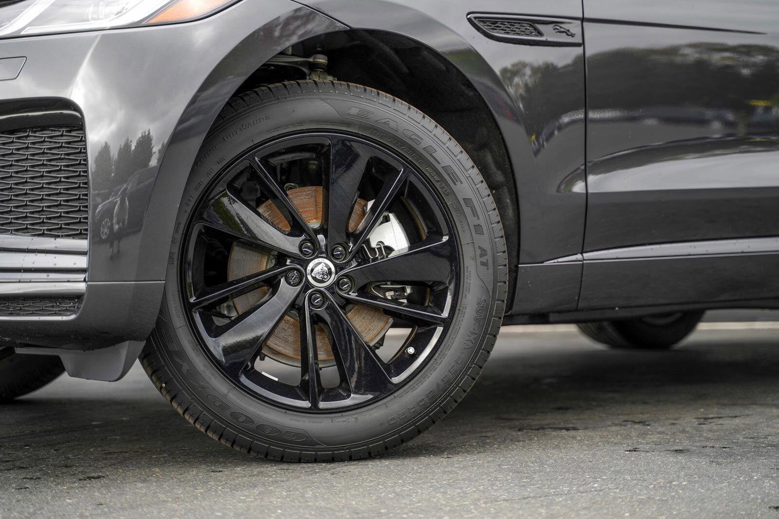 2025 Jaguar F-PACE P250 R-Dynamic S photo 2