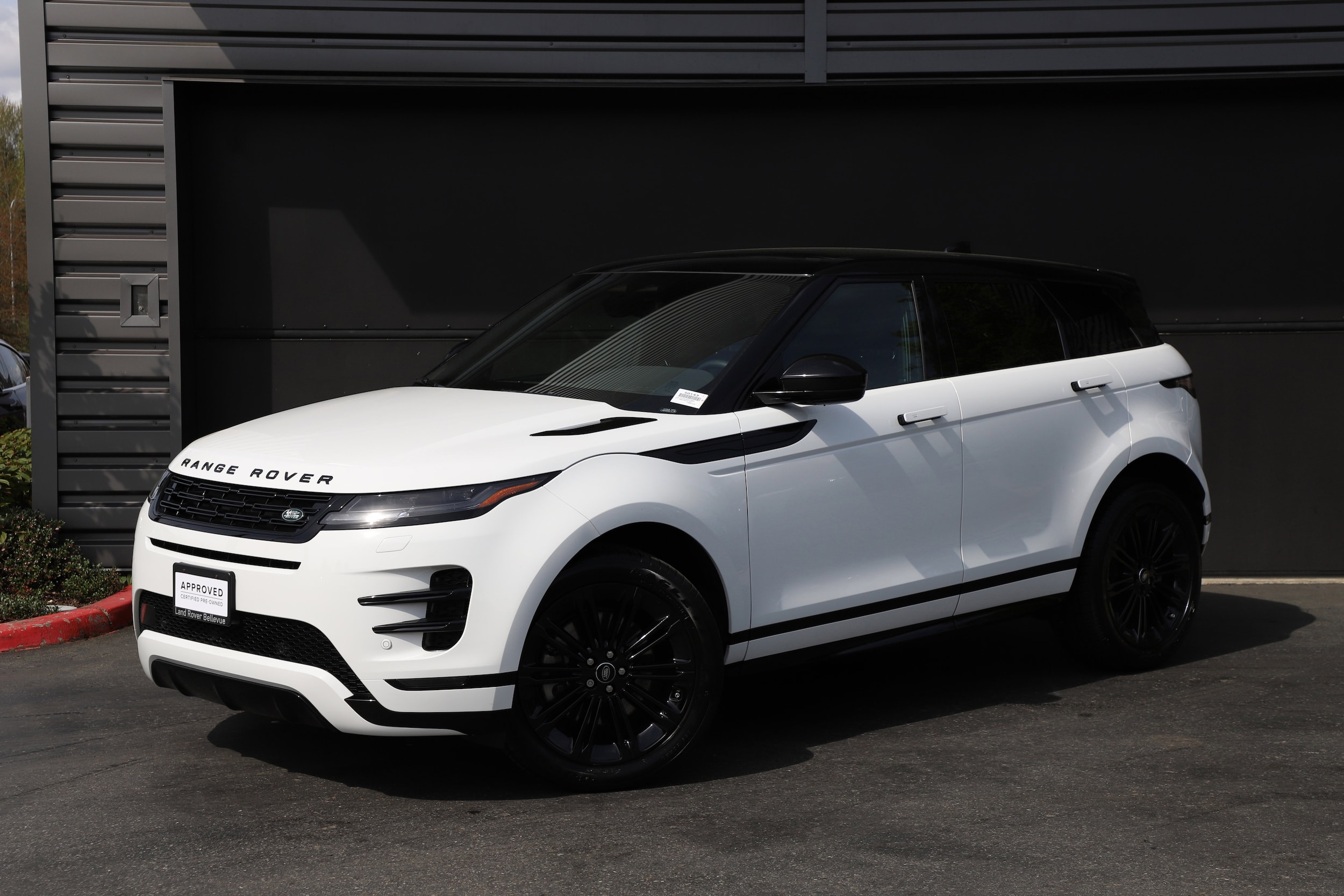 2025 Land Rover Range Rover Evoque