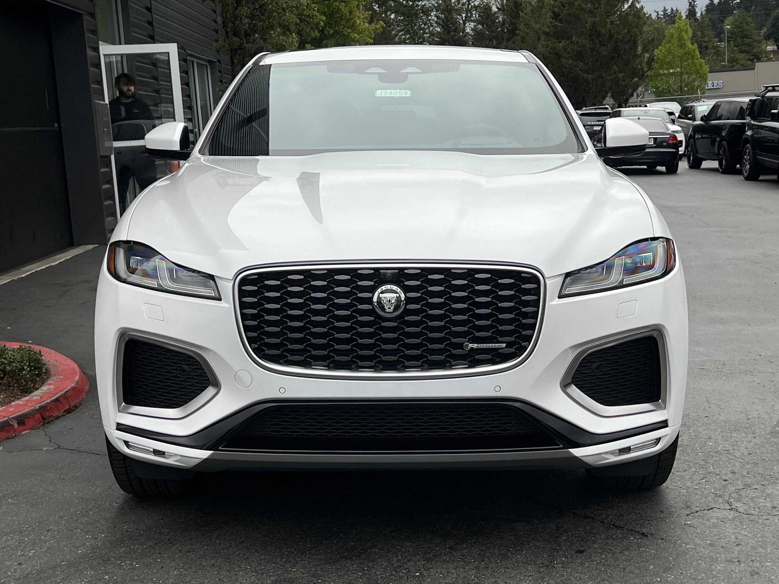 2025 Jaguar F-PACE P250 R-Dynamic S photo 4