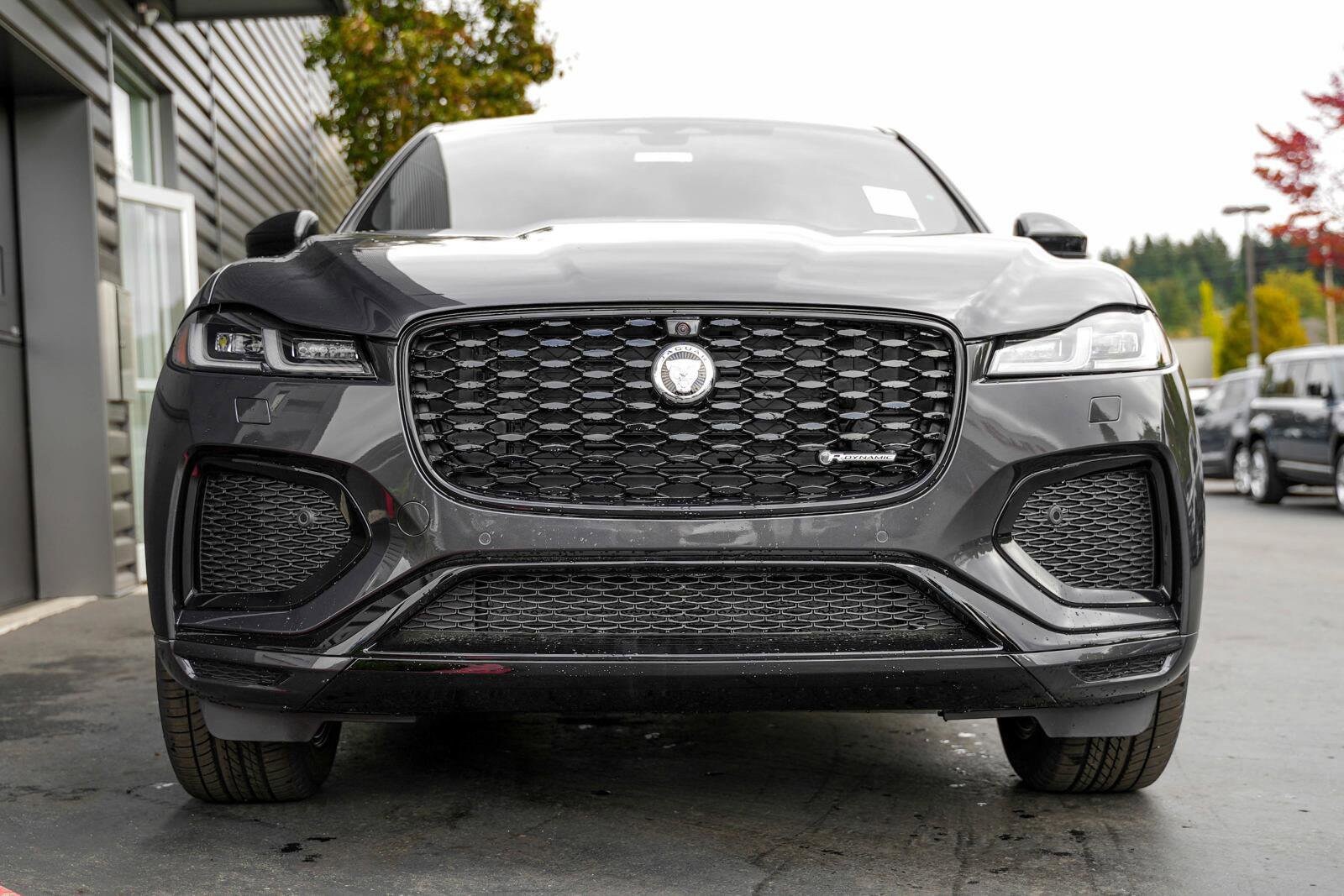 2025 Jaguar F-PACE P250 R-Dynamic S photo 4