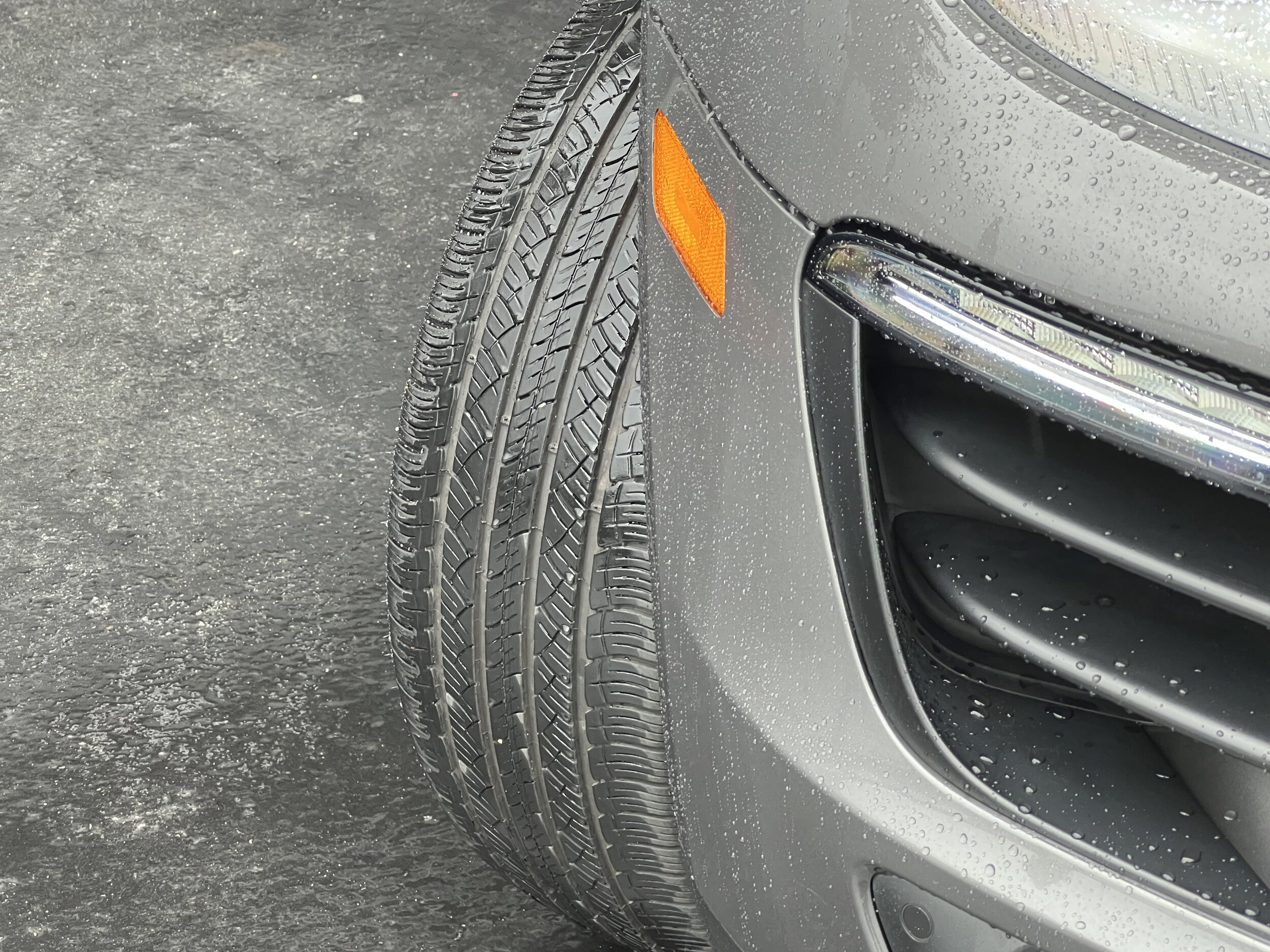 2018 Porsche Macan photo 2
