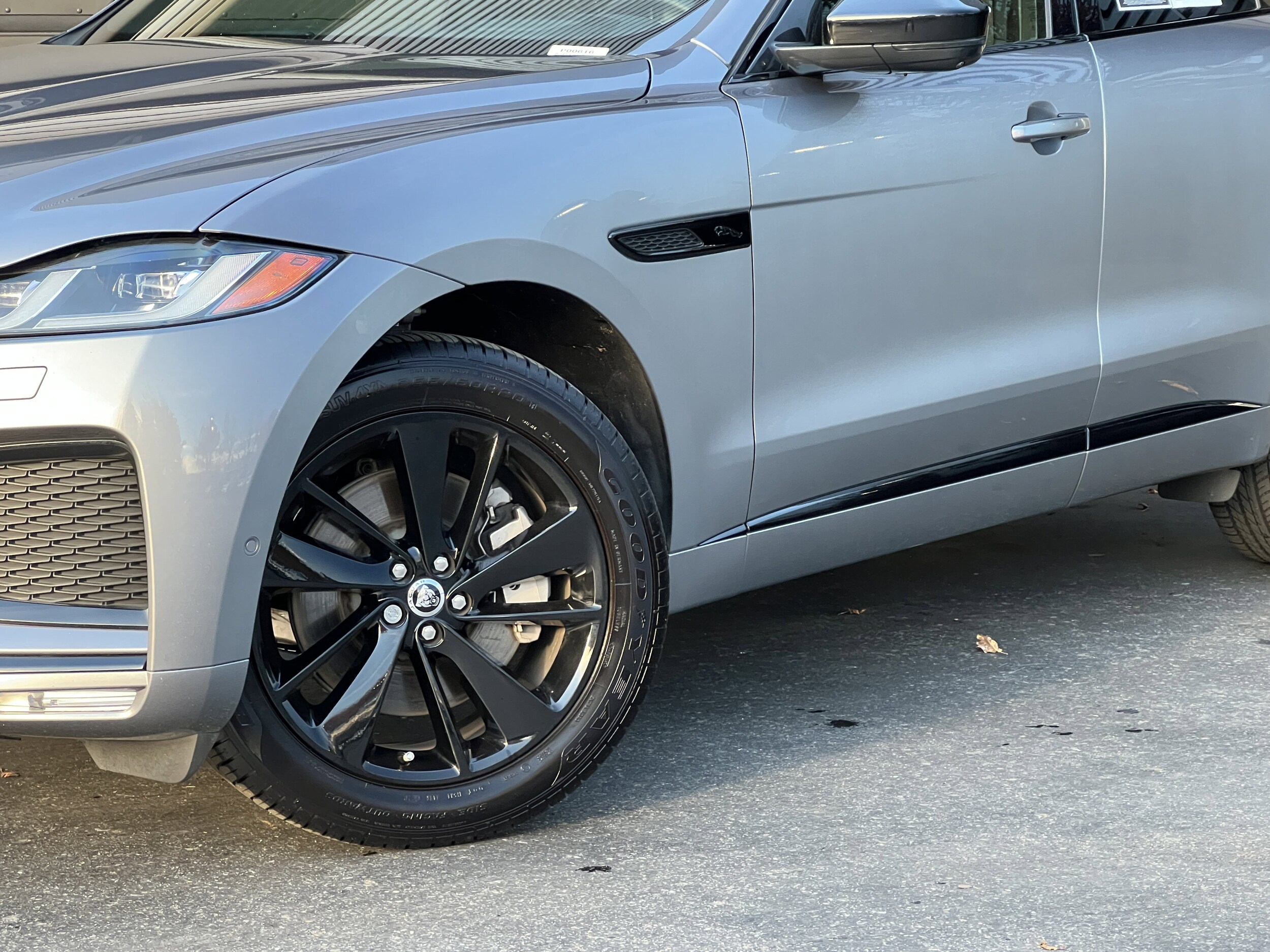 2026 Jaguar F-PACE P250 R-Dynamic S photo 2