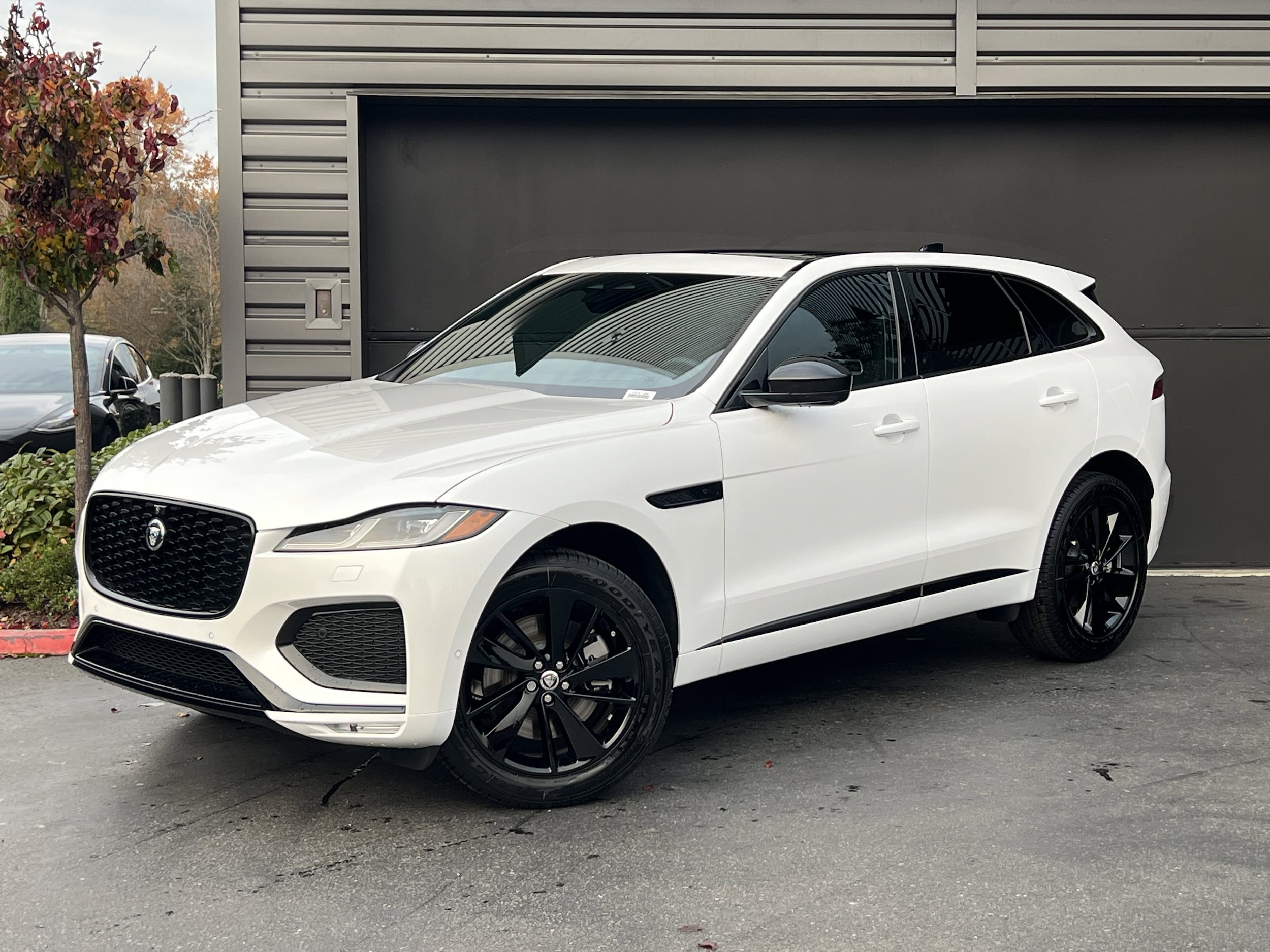 2026 Jaguar F-Pace R-Dynamic S's photo