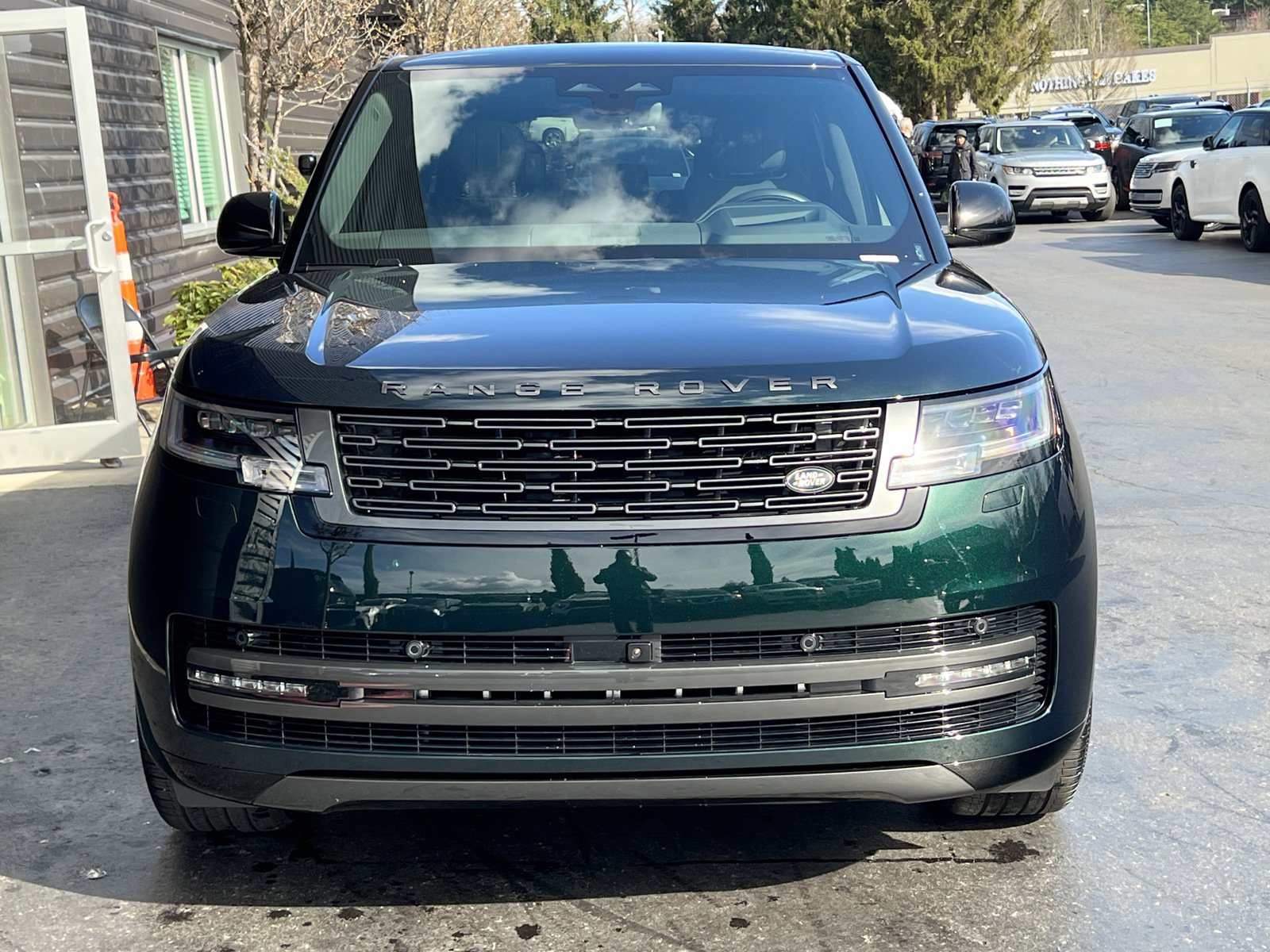 2025 Land Rover Range Rover SE photo 4