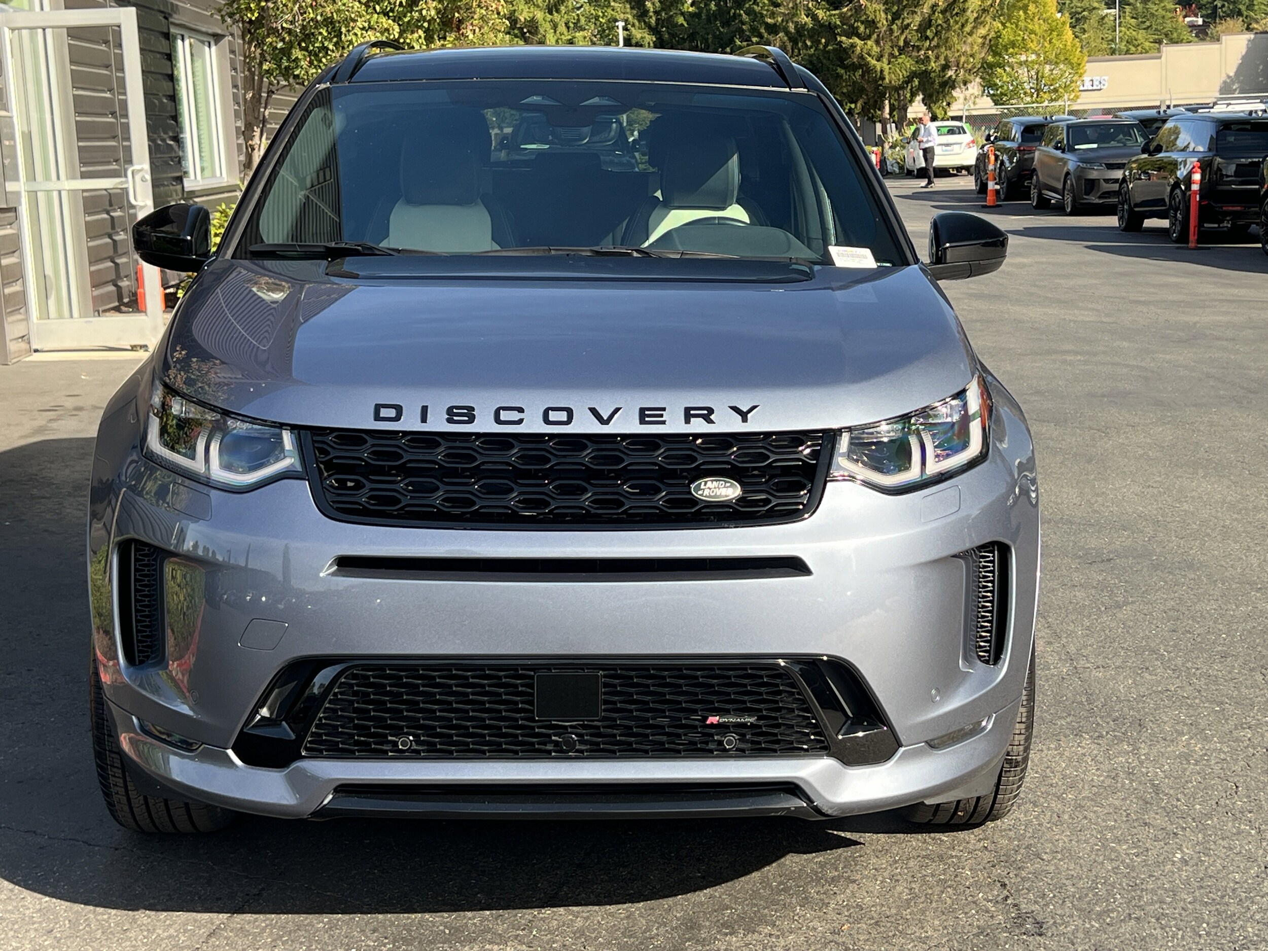 2022 Land Rover Discovery Sport SE R-Dynamic photo 4